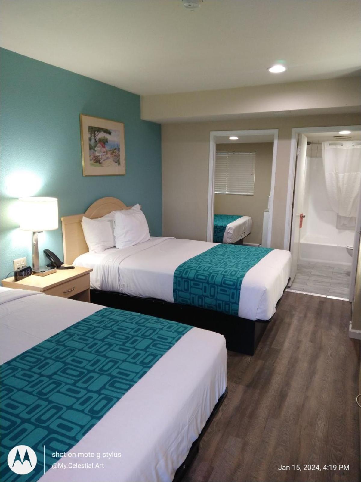 Howard Johnson by Wyndham Santa Cruz photo 18