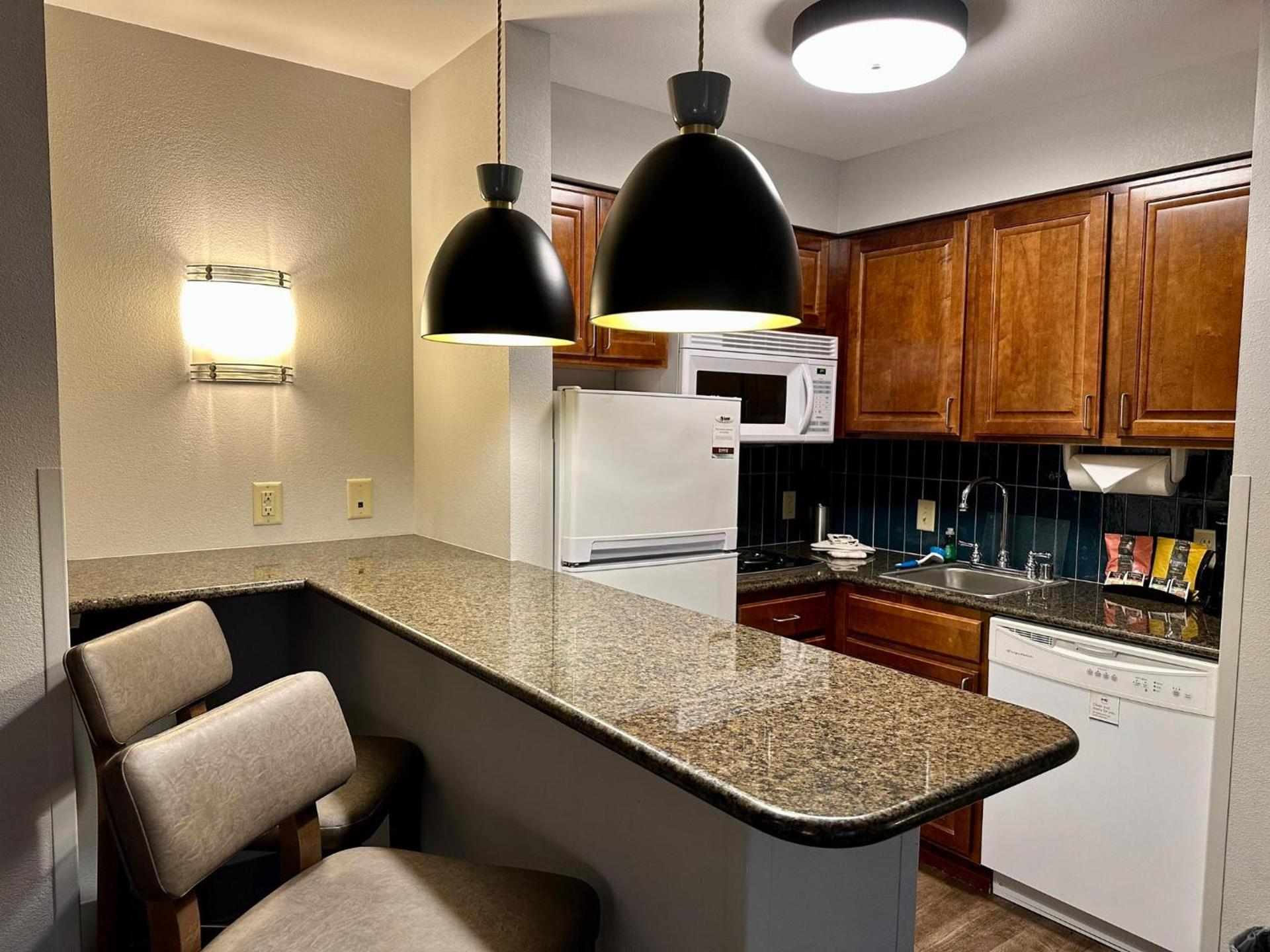 Staybridge Suites Milwaukee West-Oconomowoc by IHG photo 30