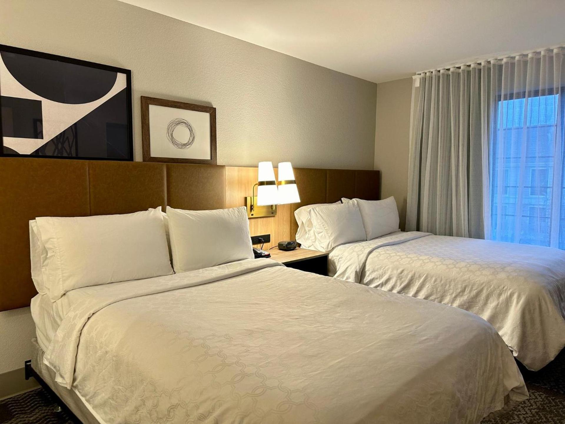 Staybridge Suites Milwaukee West-Oconomowoc by IHG photo 58