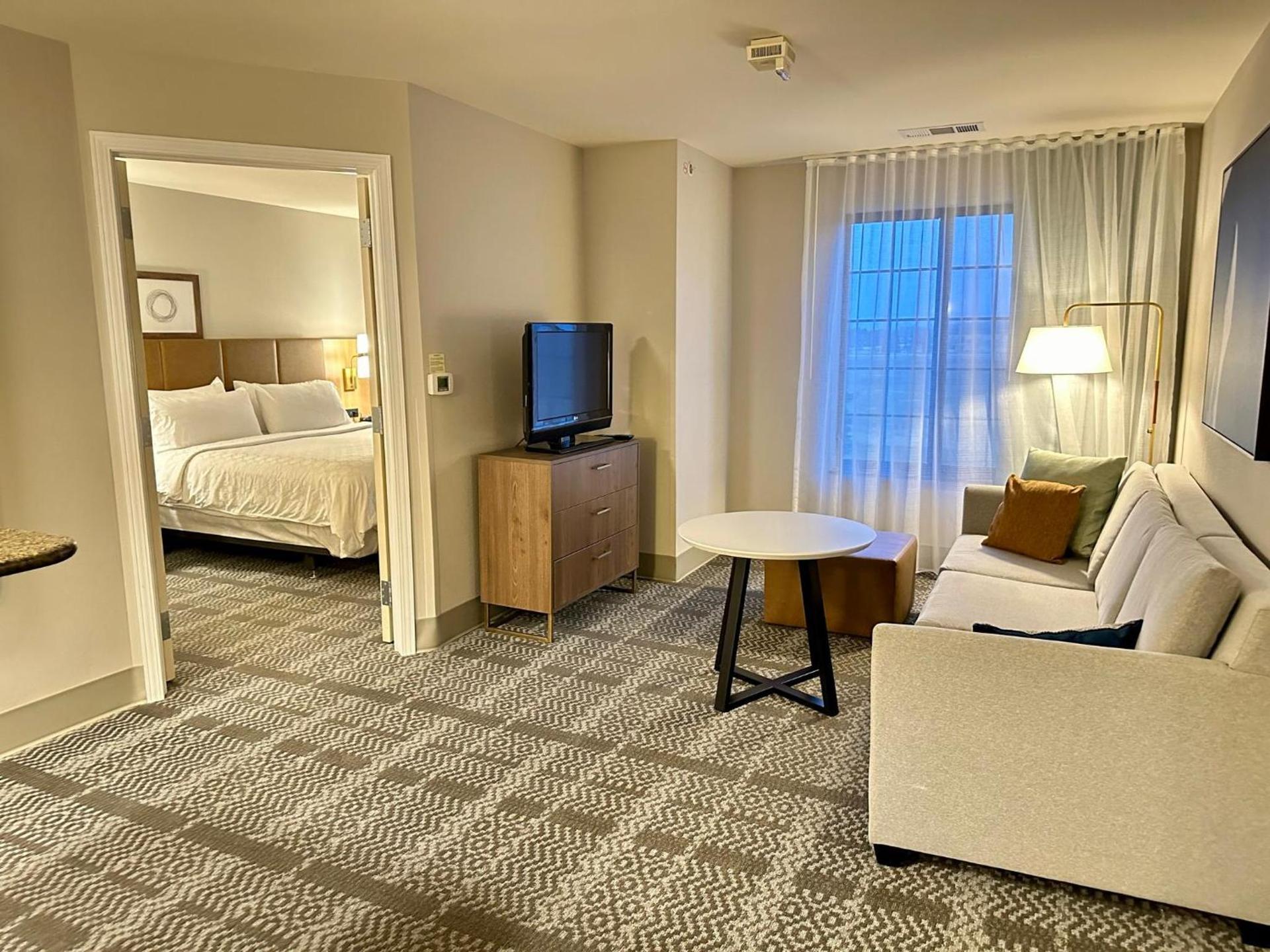 Staybridge Suites Milwaukee West-Oconomowoc by IHG photo 62