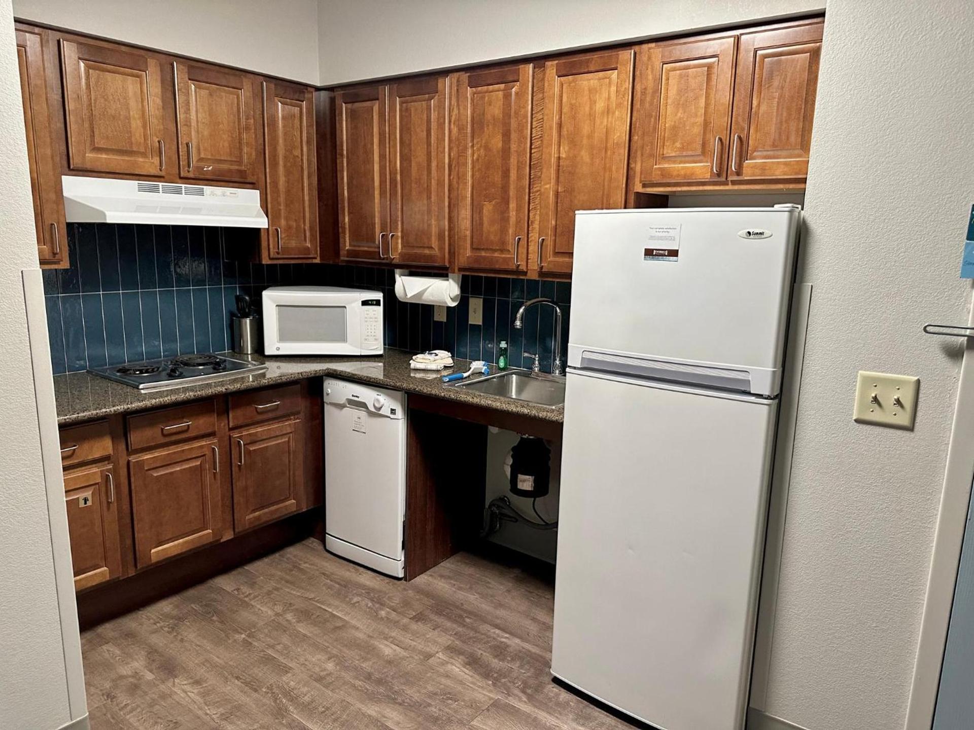 Staybridge Suites Milwaukee West-Oconomowoc by IHG photo 86