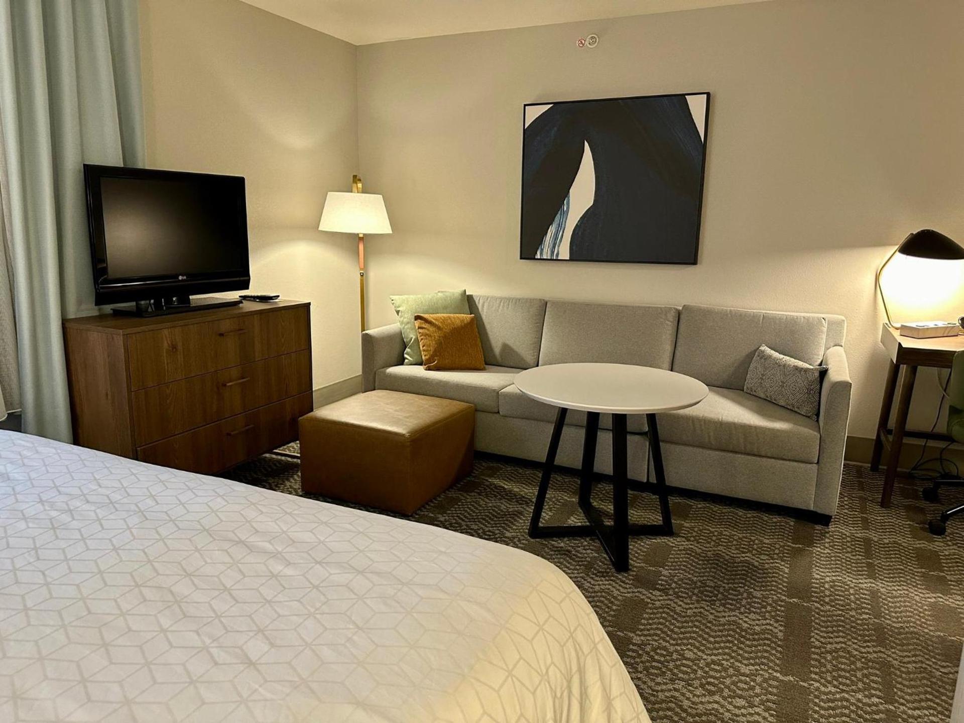 Staybridge Suites Milwaukee West-Oconomowoc by IHG photo 90