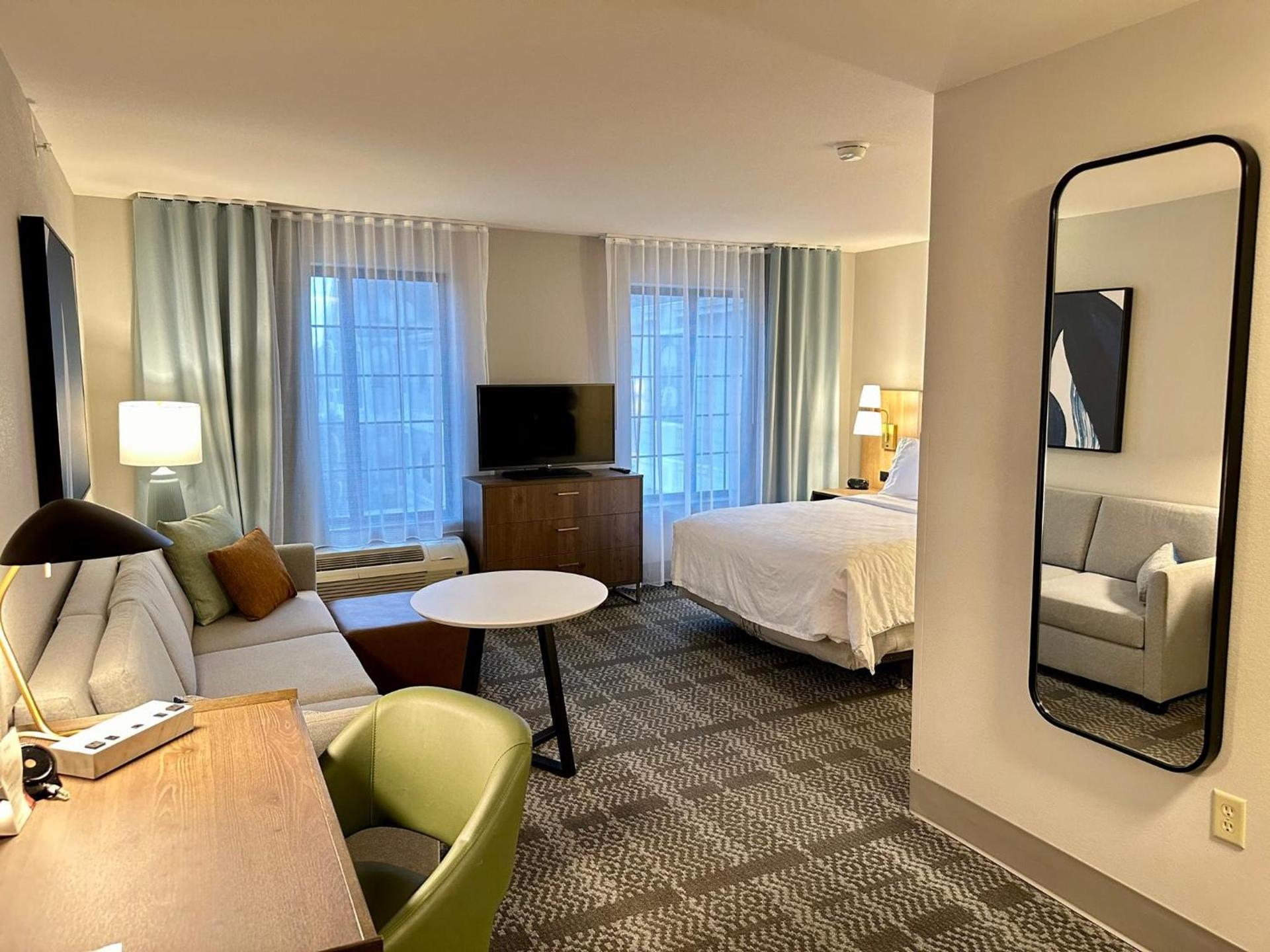 Staybridge Suites Milwaukee West-Oconomowoc by IHG photo 38