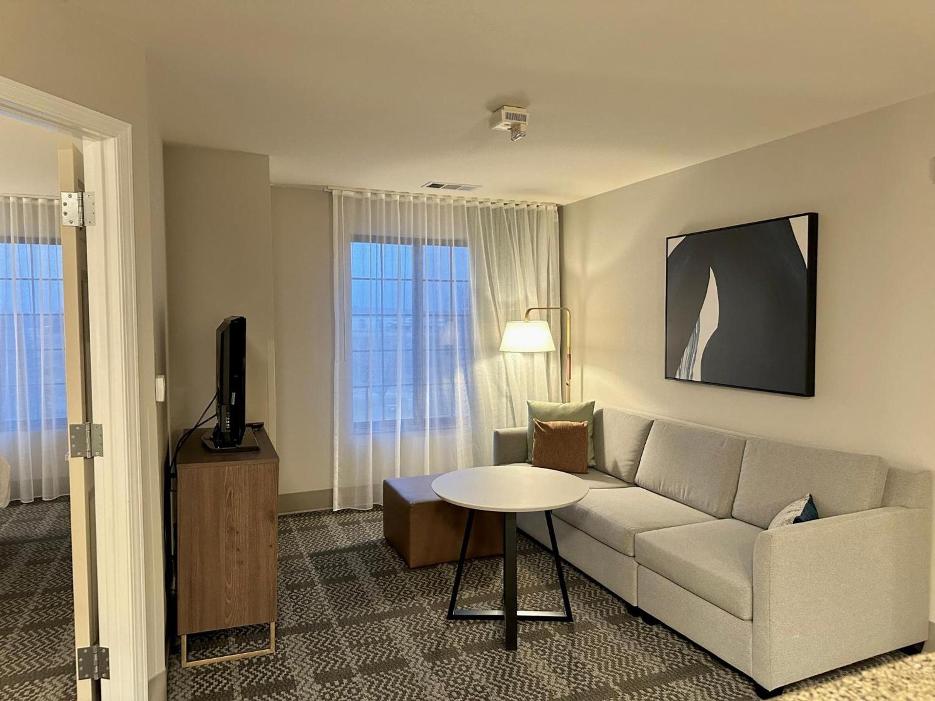 Staybridge Suites Milwaukee West-Oconomowoc by IHG photo 75