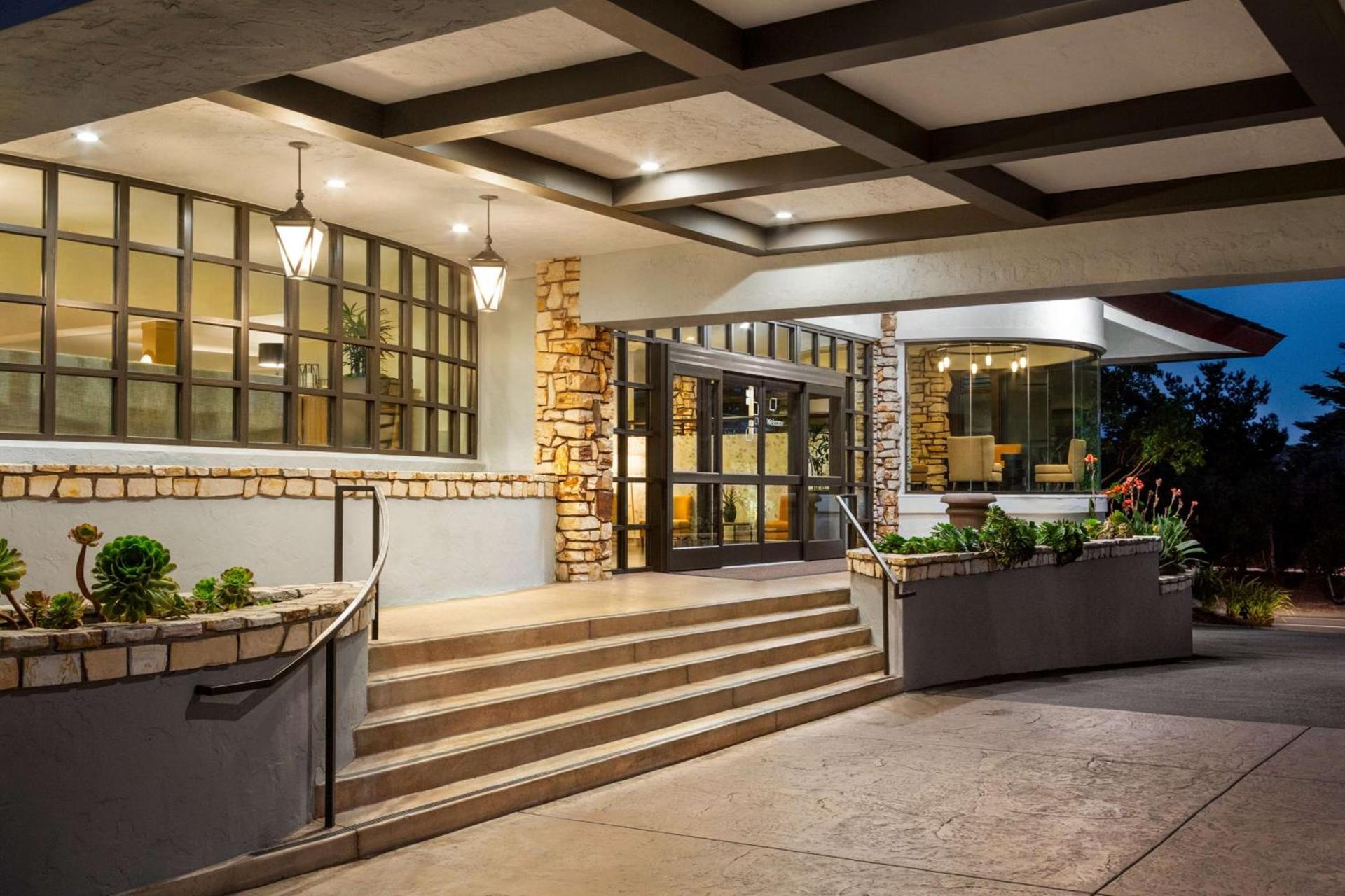 Hilton Garden Inn Monterey photo 6
