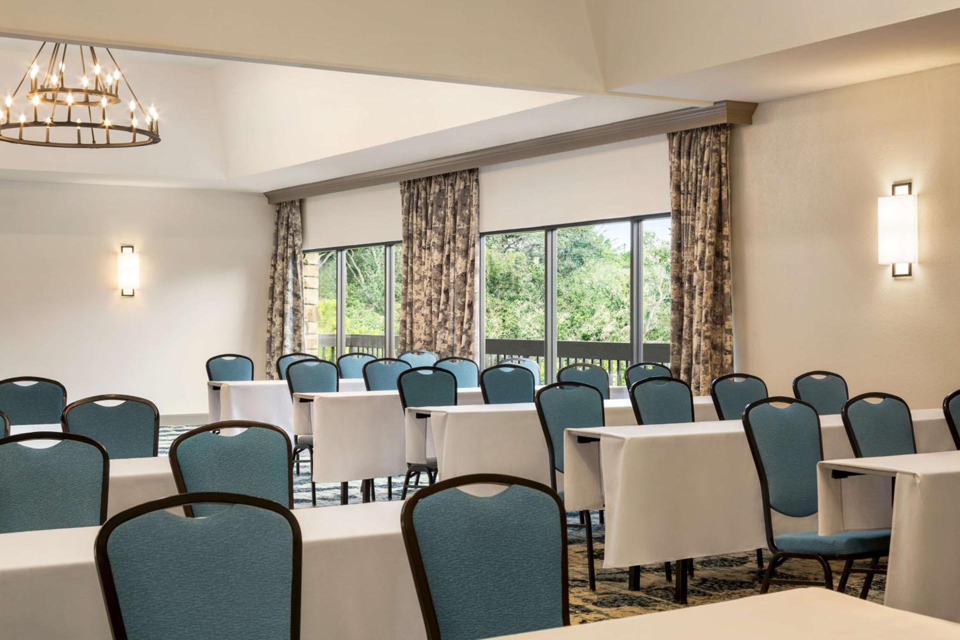 Hilton Garden Inn Monterey photo 82