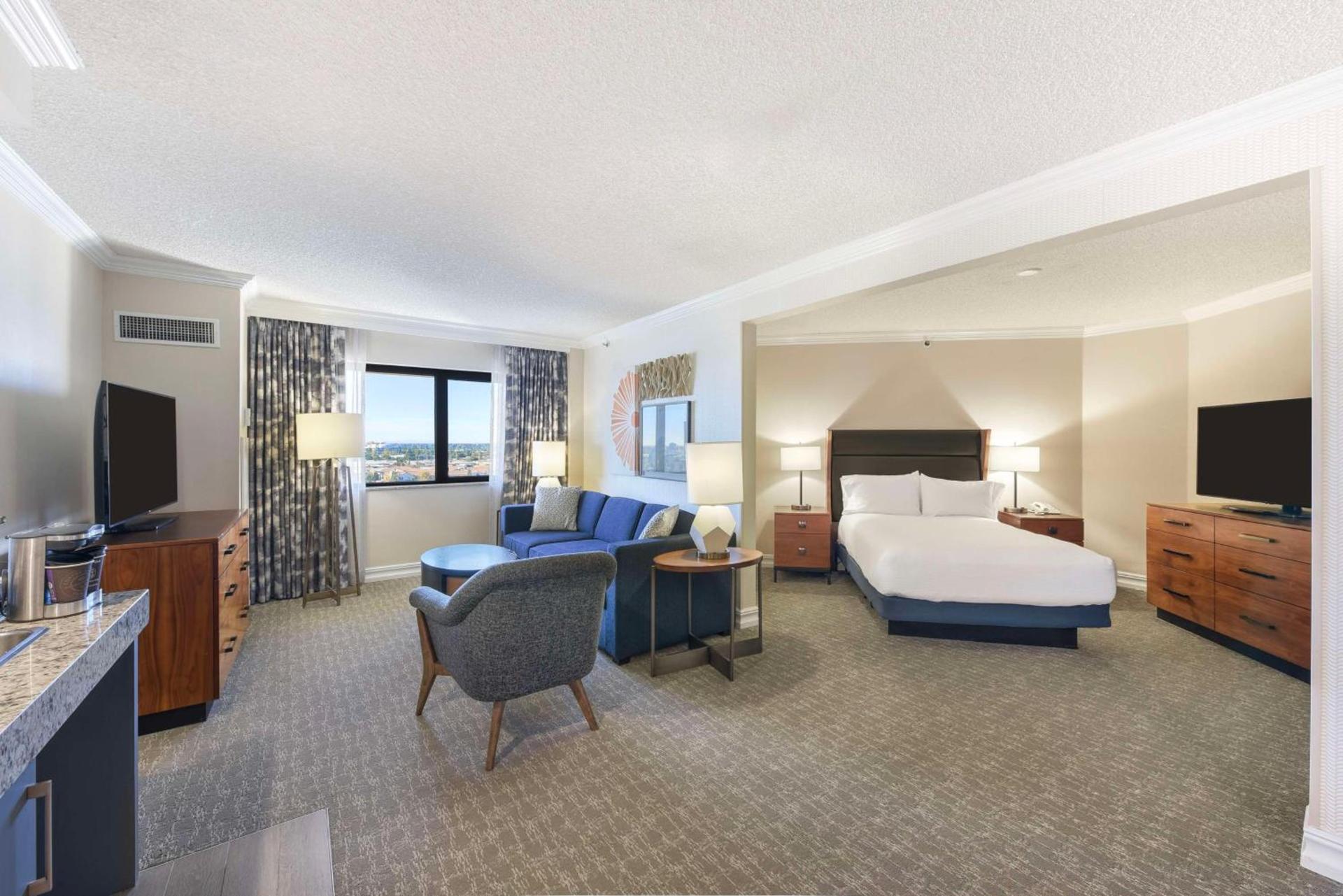 Embassy Suites by Hilton Anaheim-Orange photo 32