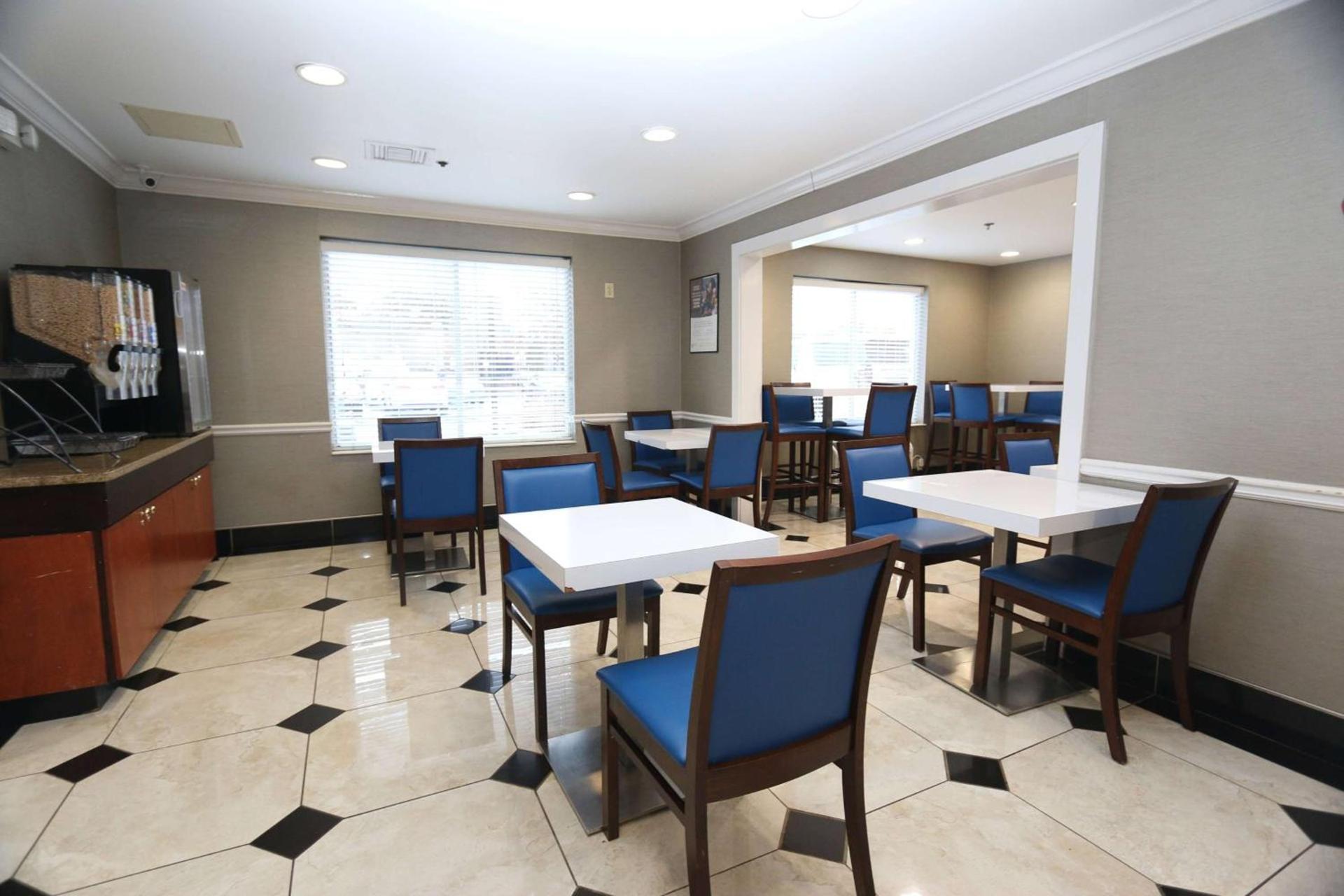 Baymont by Wyndham Lithia Springs Atlanta photo 19