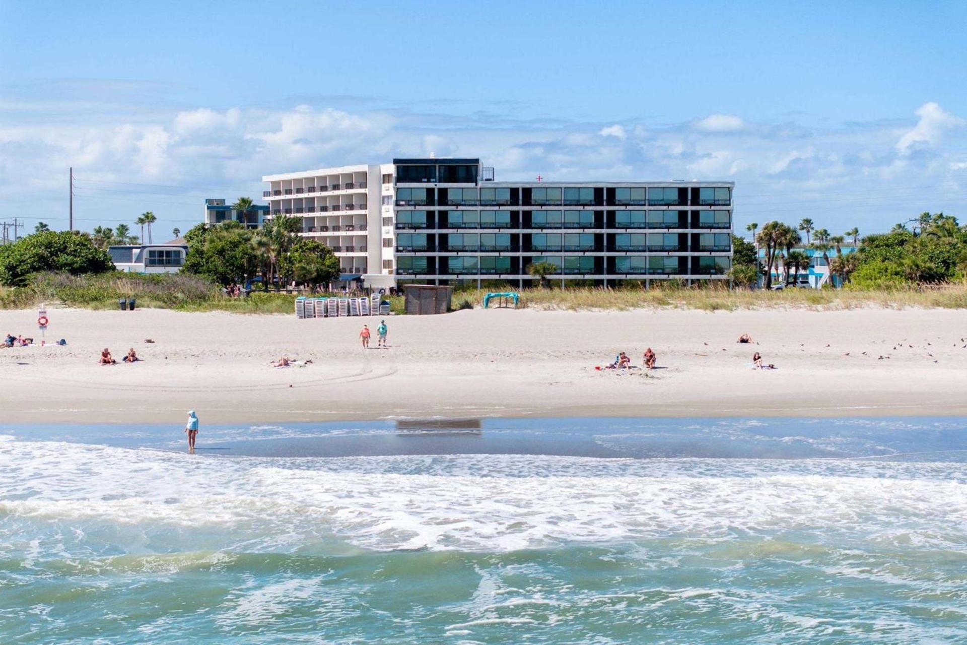 La Quinta by Wyndham Cocoa Beach Oceanfront photo 7