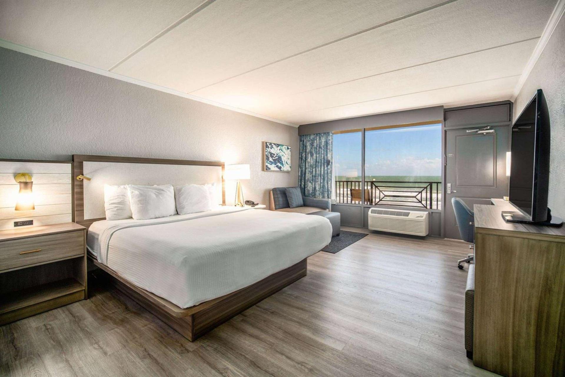 La Quinta by Wyndham Cocoa Beach Oceanfront photo 16