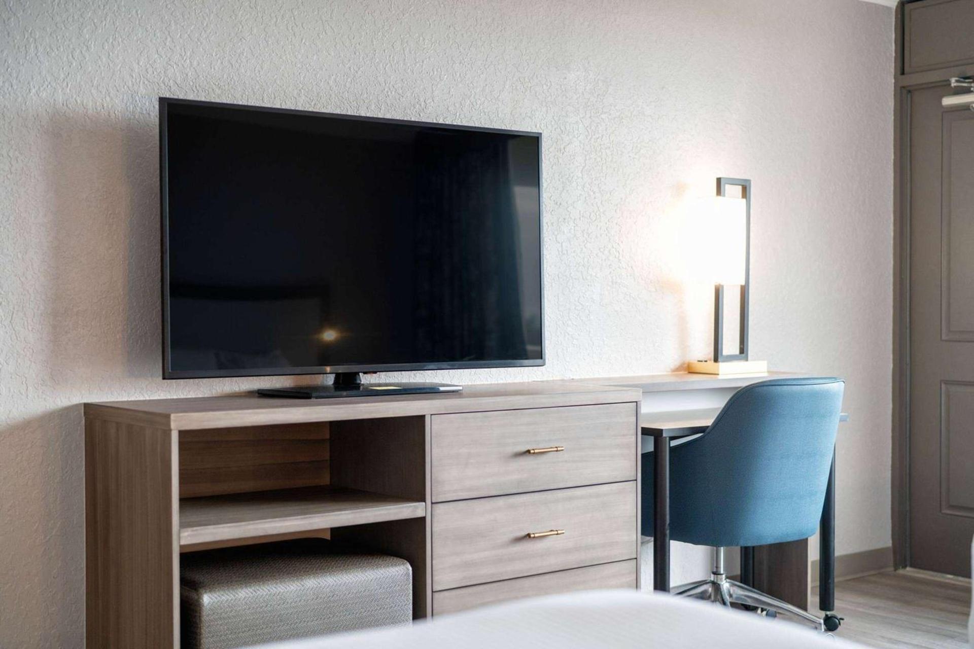 La Quinta by Wyndham Cocoa Beach Oceanfront photo 22
