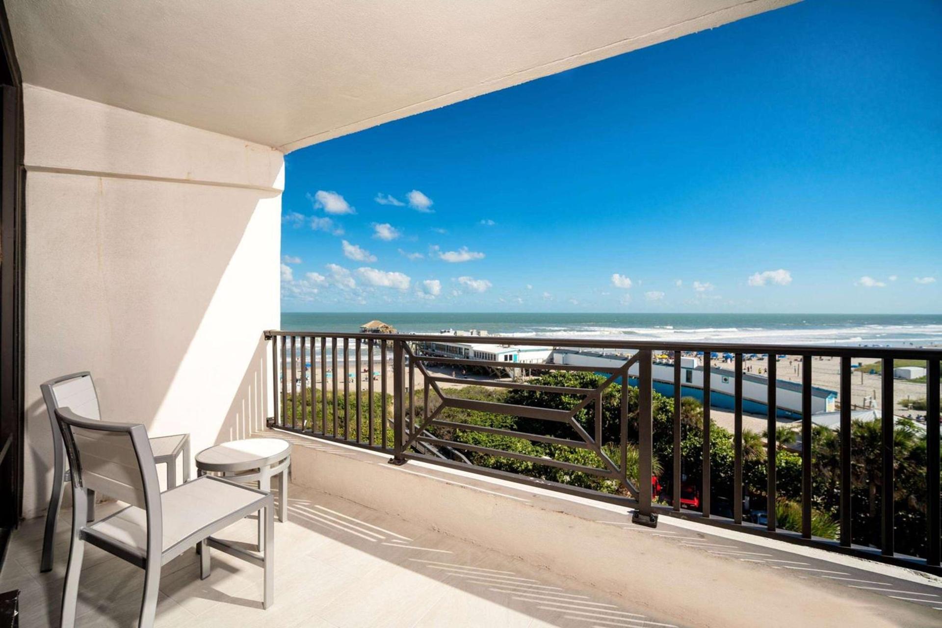 La Quinta by Wyndham Cocoa Beach Oceanfront photo 32