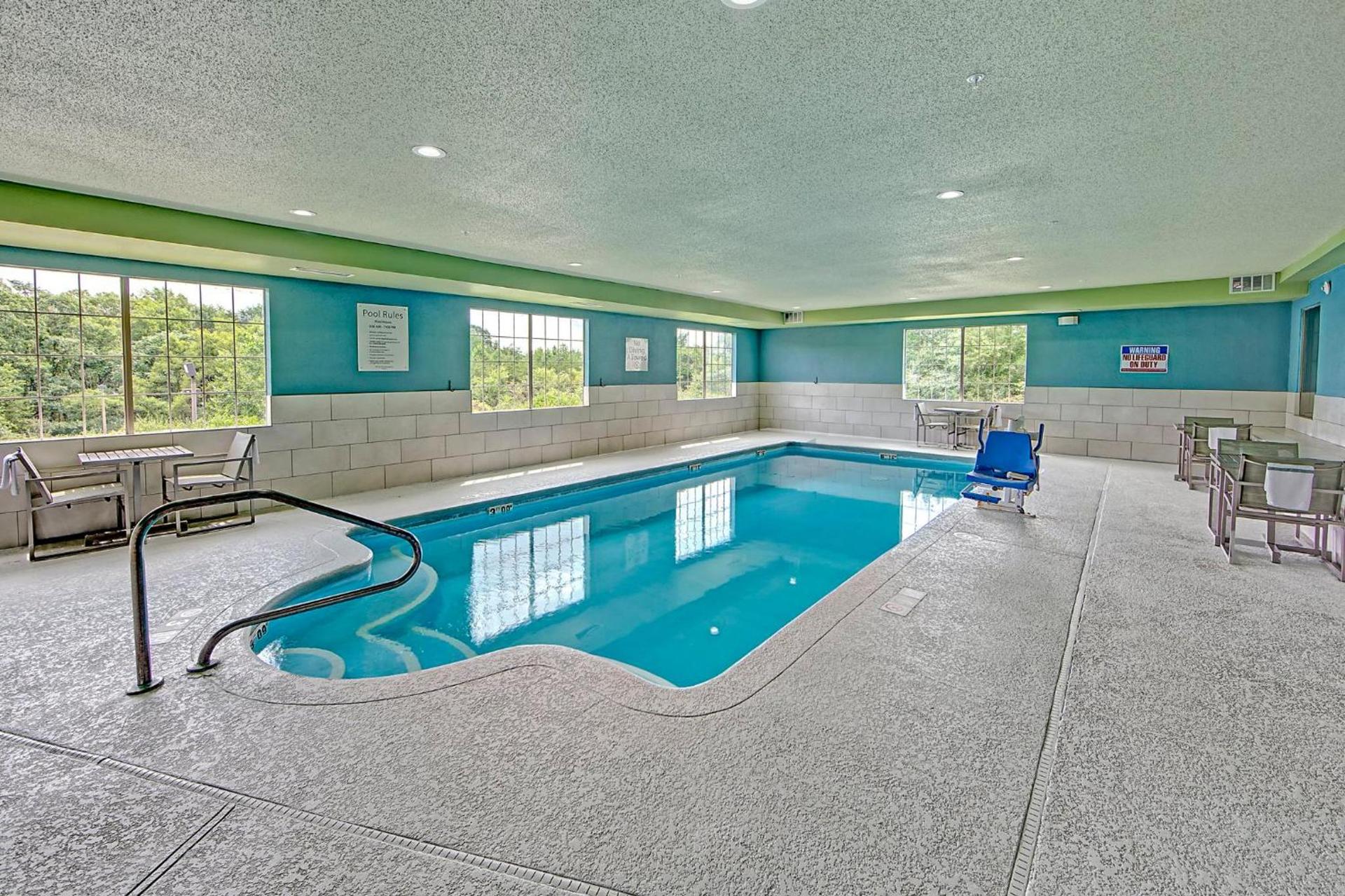 Holiday Inn Express & Suites Crossville by IHG photo 3