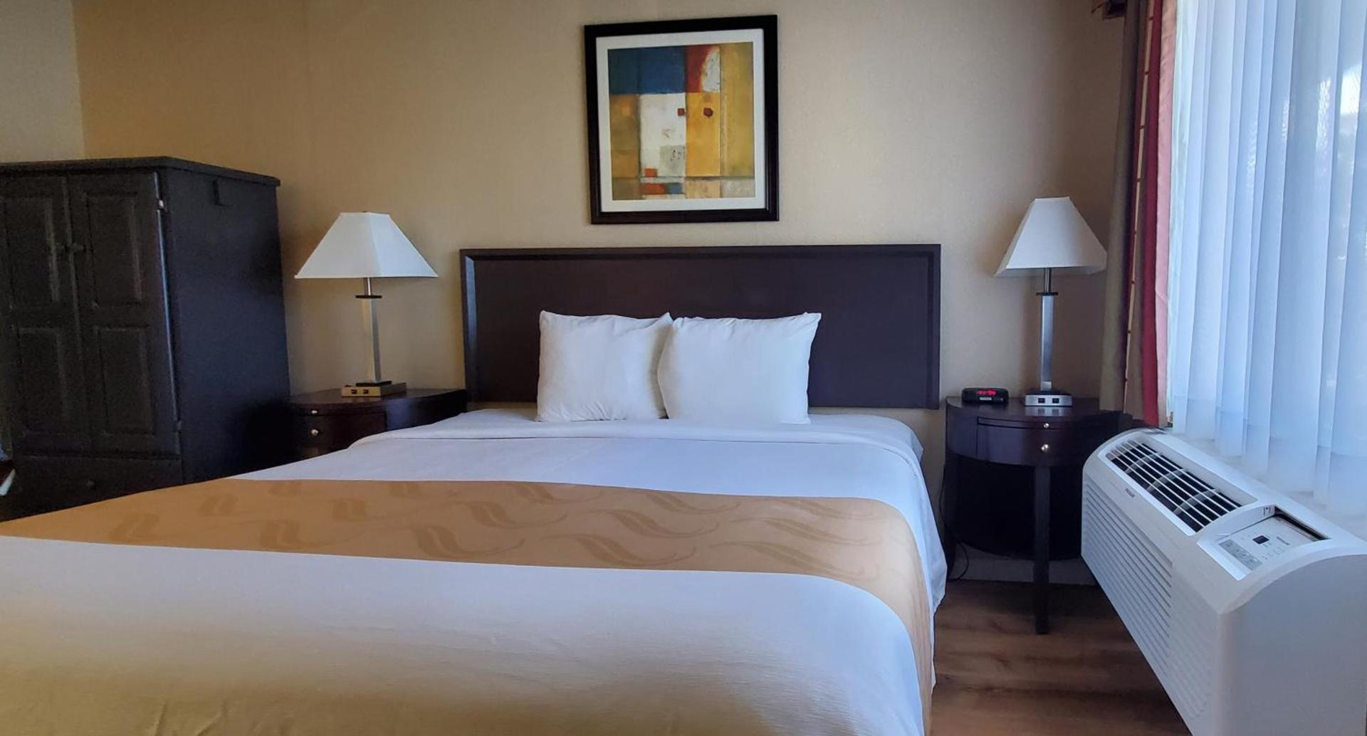 Quality Inn & Suites Anaheim at the Park photo 57