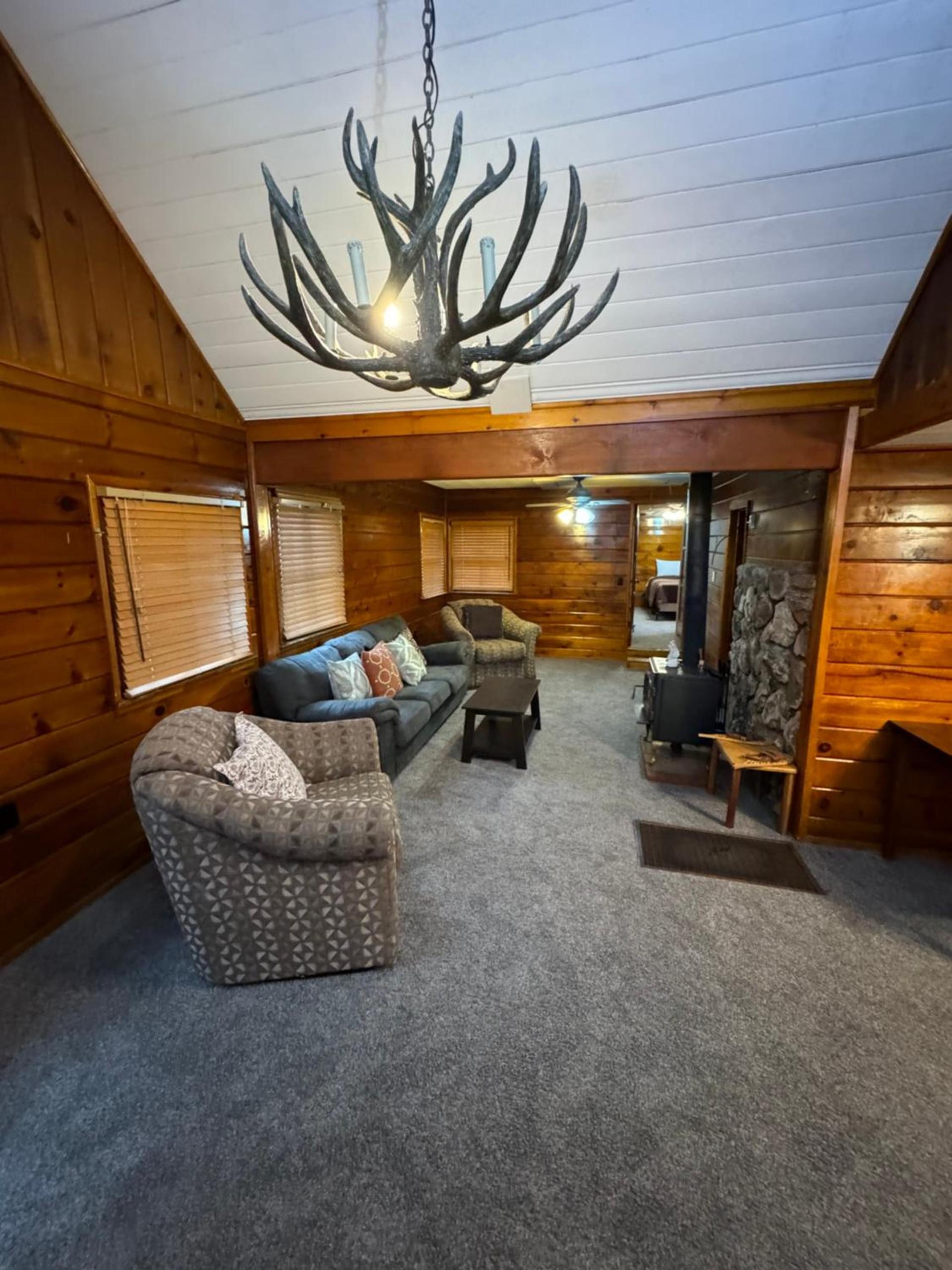 Crest Lodge Historic Mountain Inn photo 36