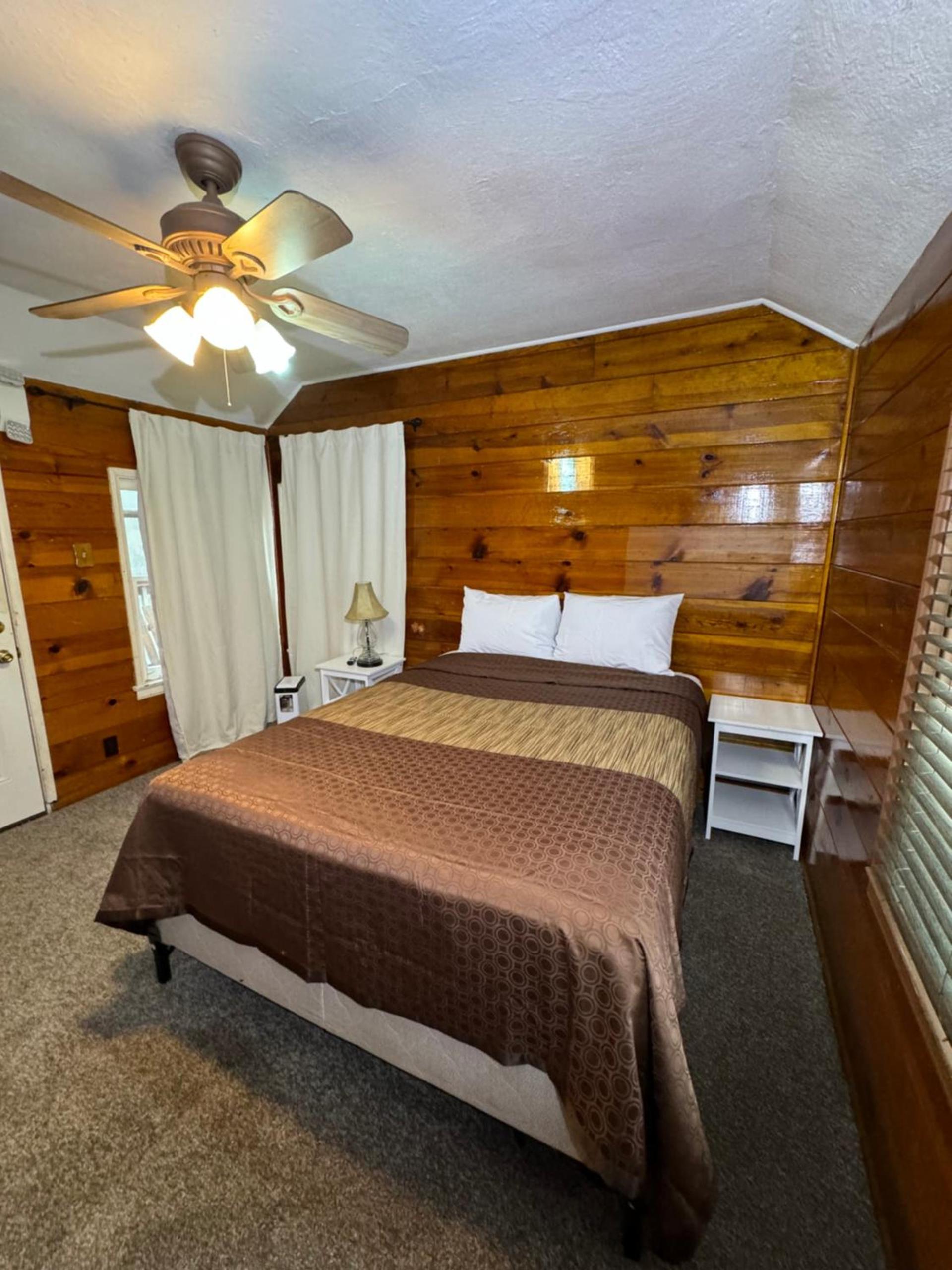Crest Lodge Historic Mountain Inn photo 42