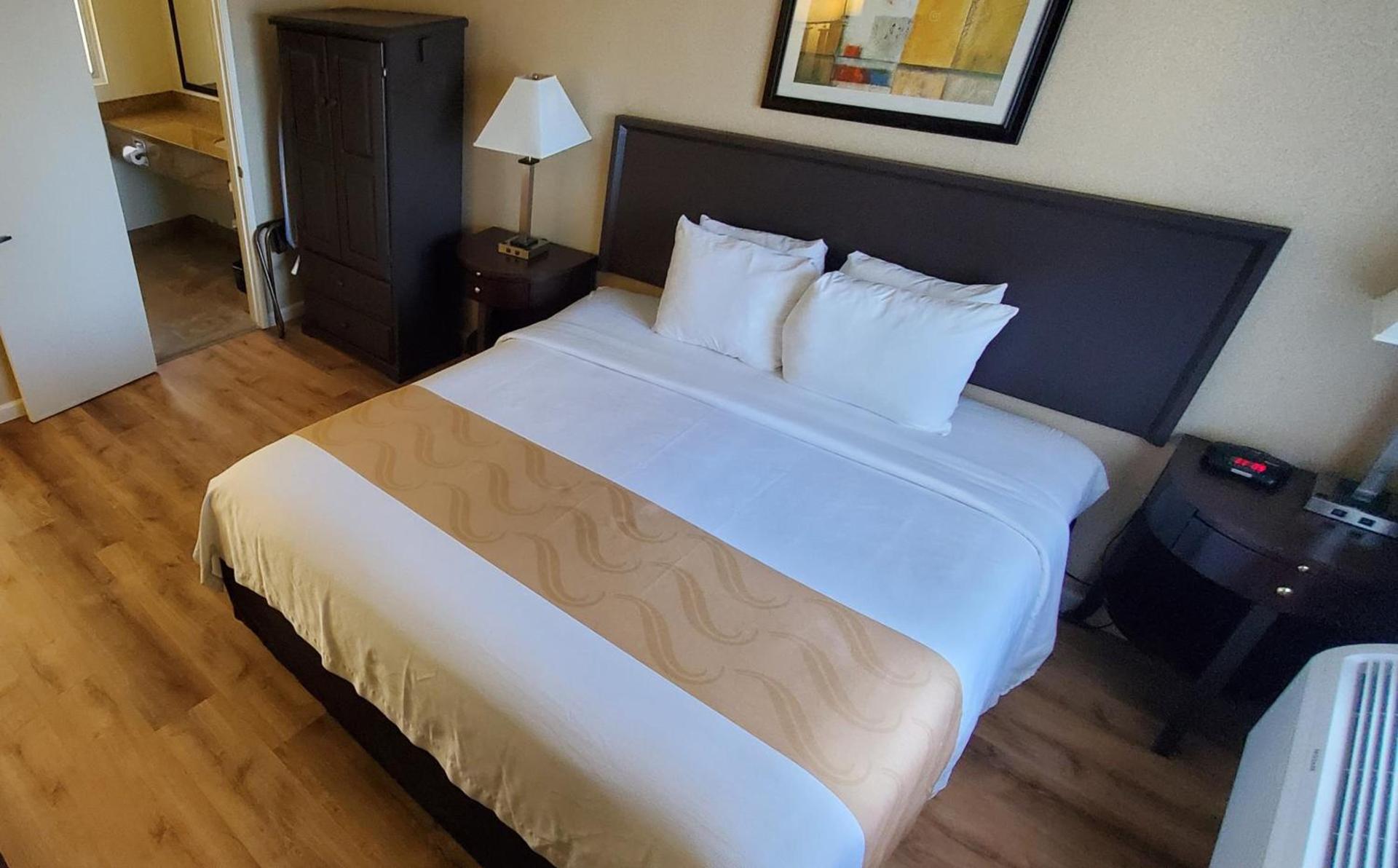 Quality Inn & Suites Anaheim at the Park photo 19
