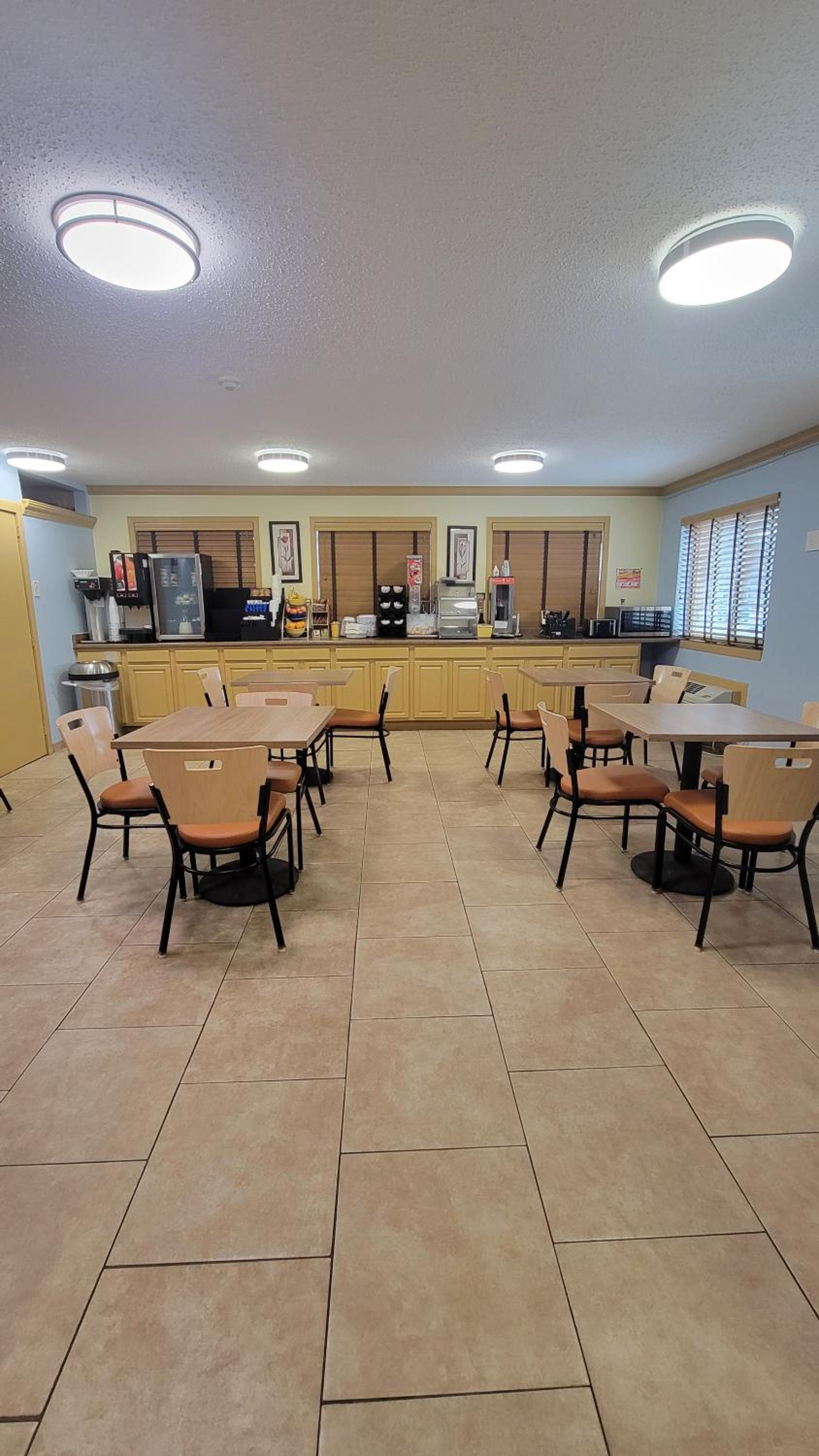 Days Inn by Wyndham Sheridan photo 4