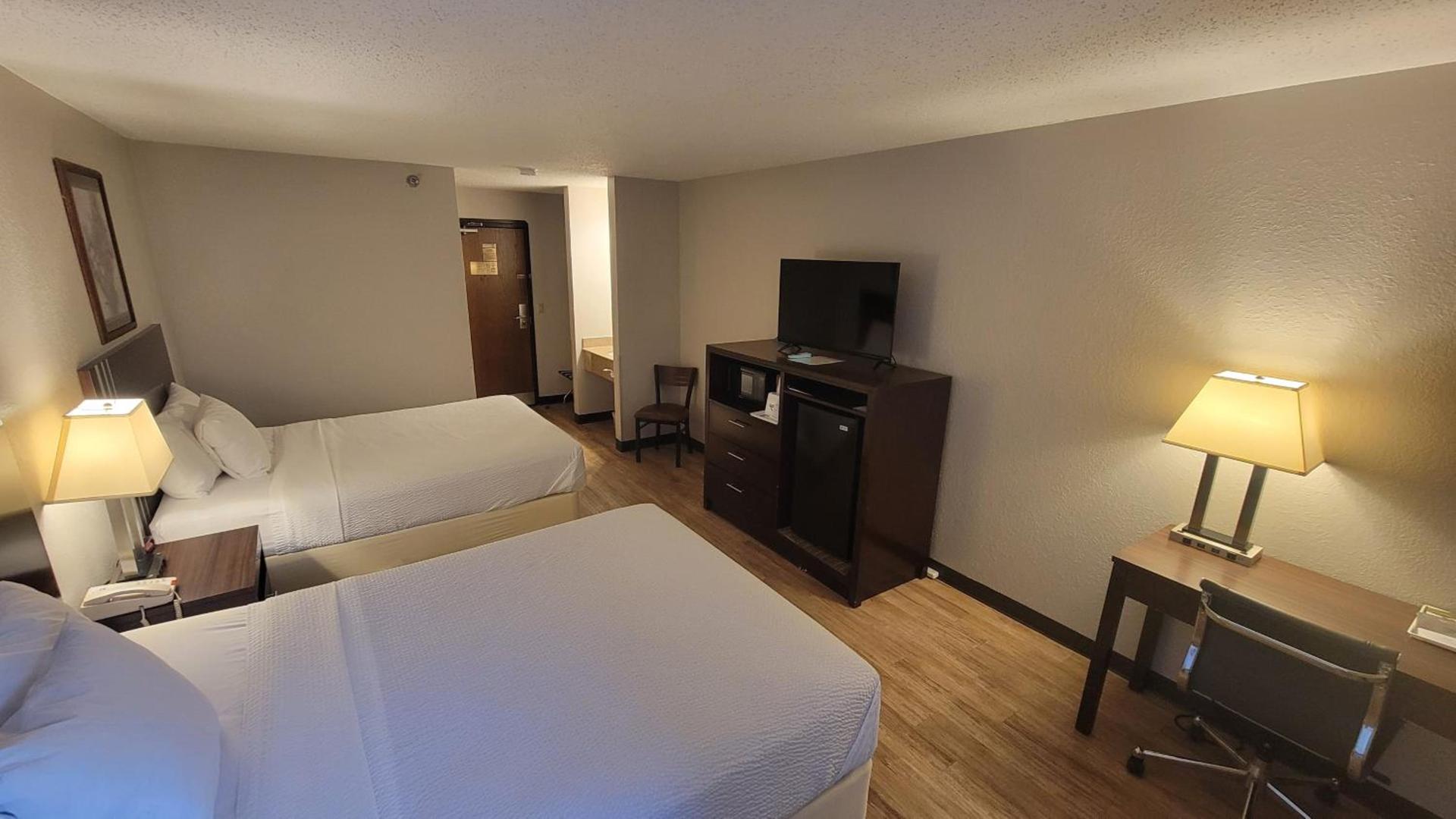 Days Inn by Wyndham Sheridan photo 13