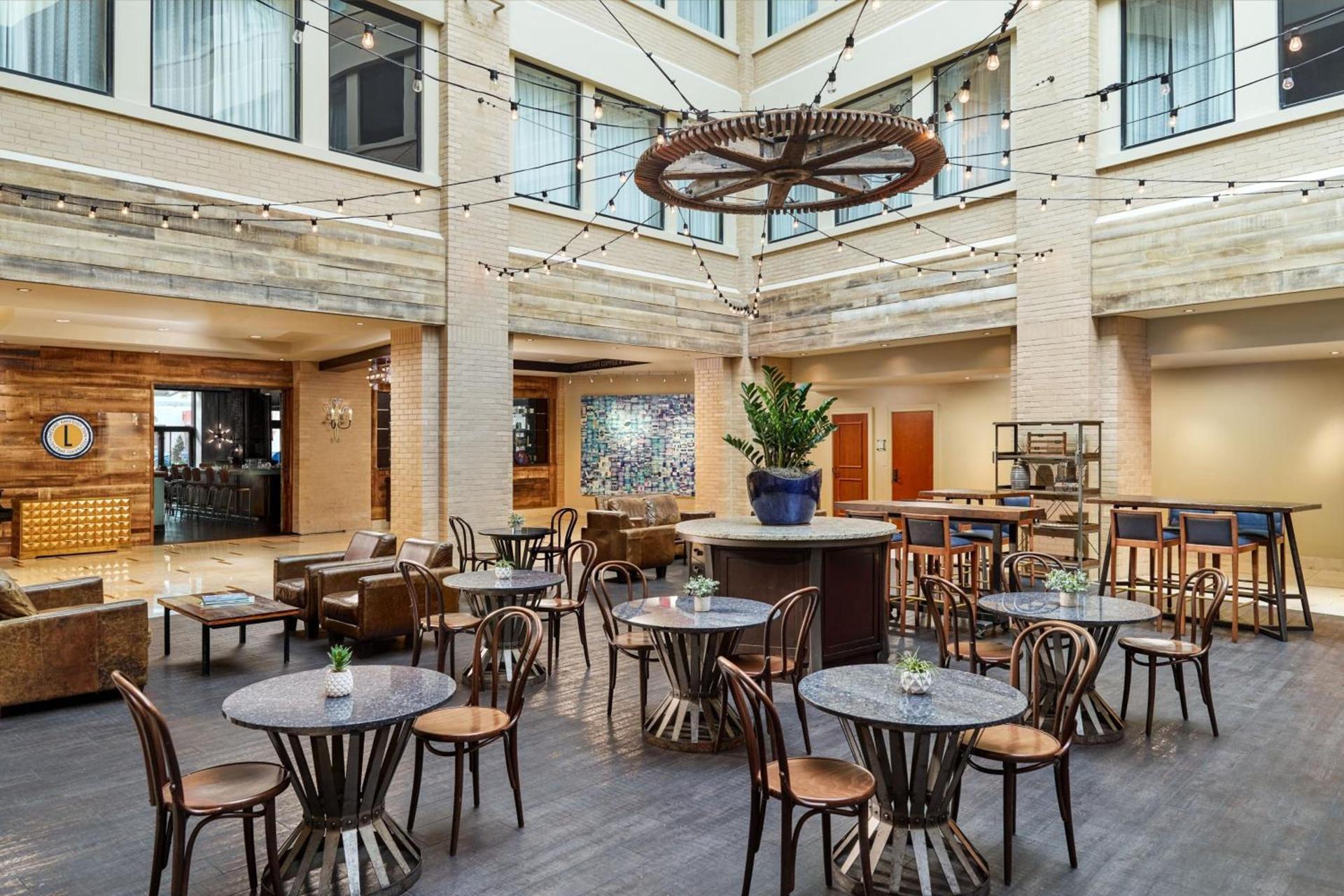 Renaissance New Orleans Arts Warehouse District Hotel photo 6