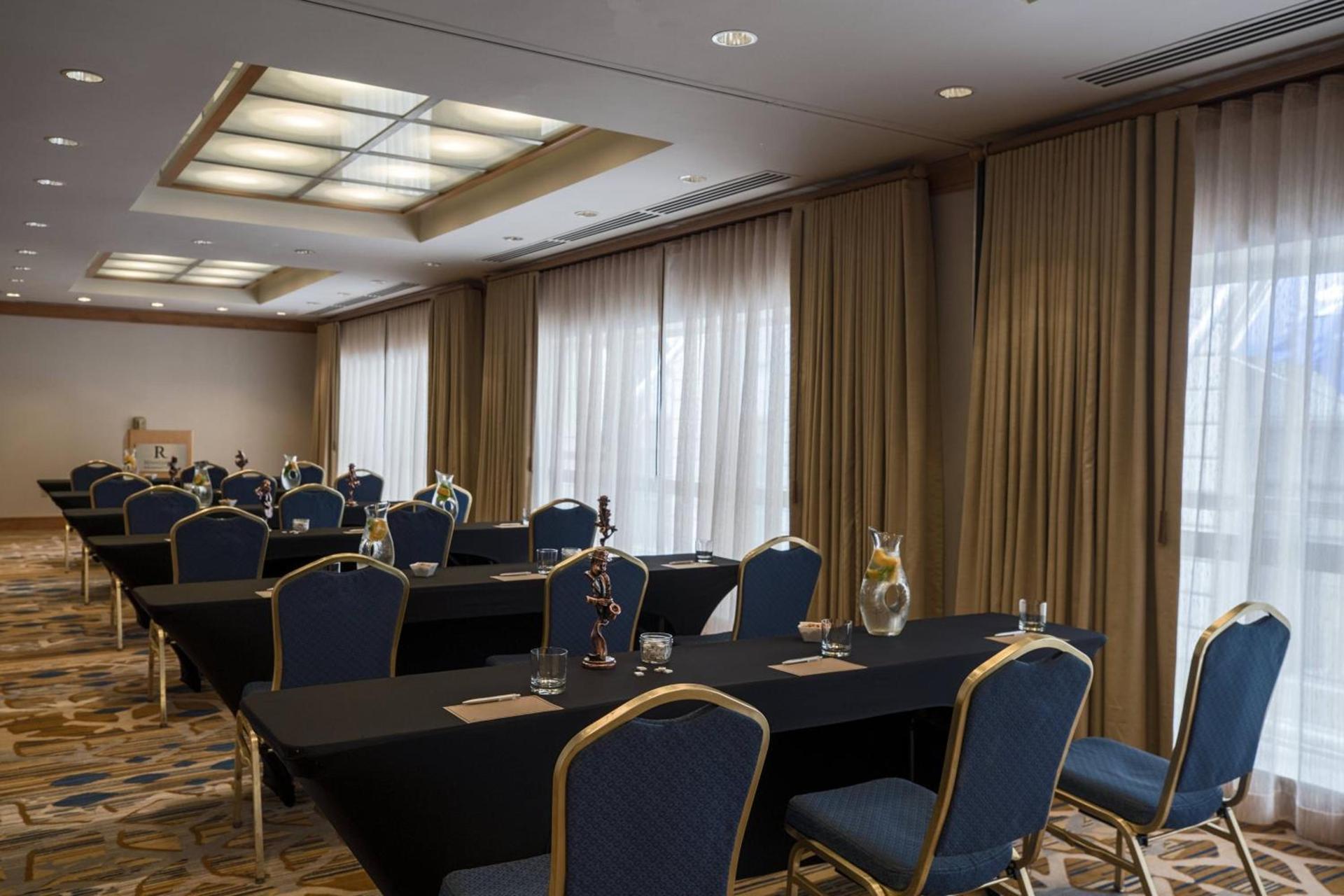 Renaissance New Orleans Pere Marquette French Quarter Area Hotel photo 32