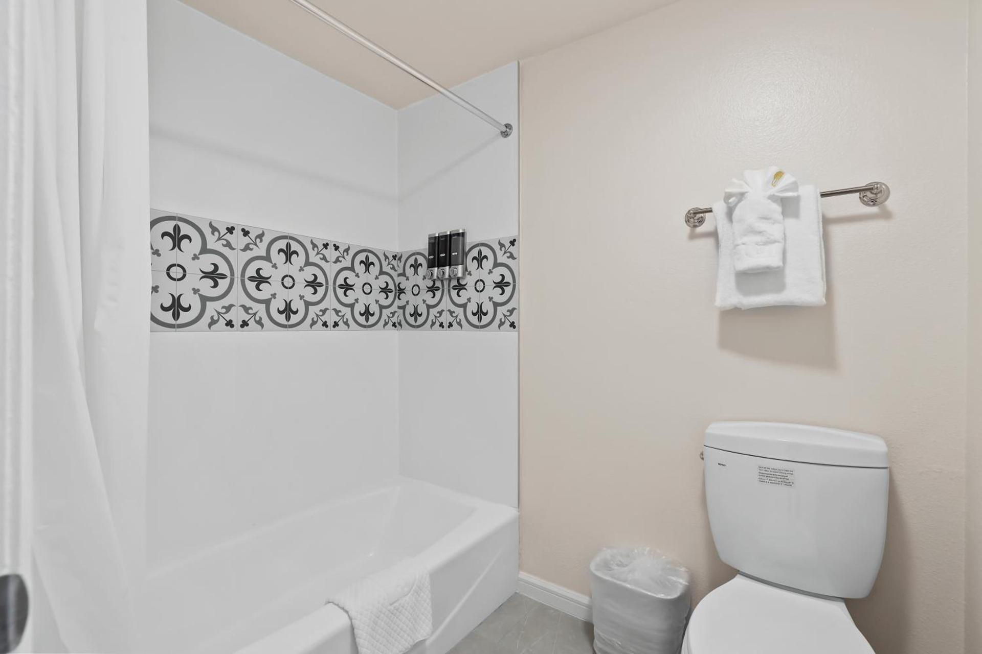 Brookhurst Plaza Inn photo 25