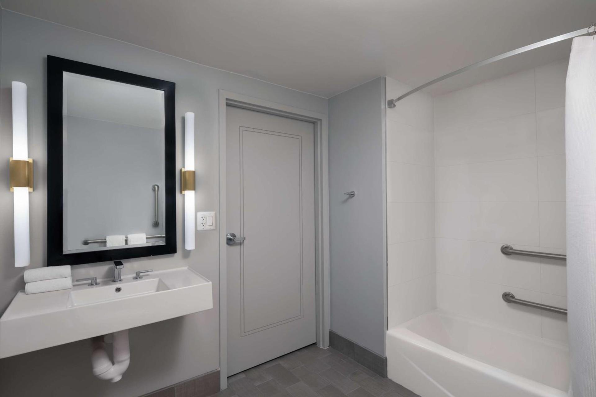 The Starling Atlanta Midtown, Curio Collection by Hilton photo 78