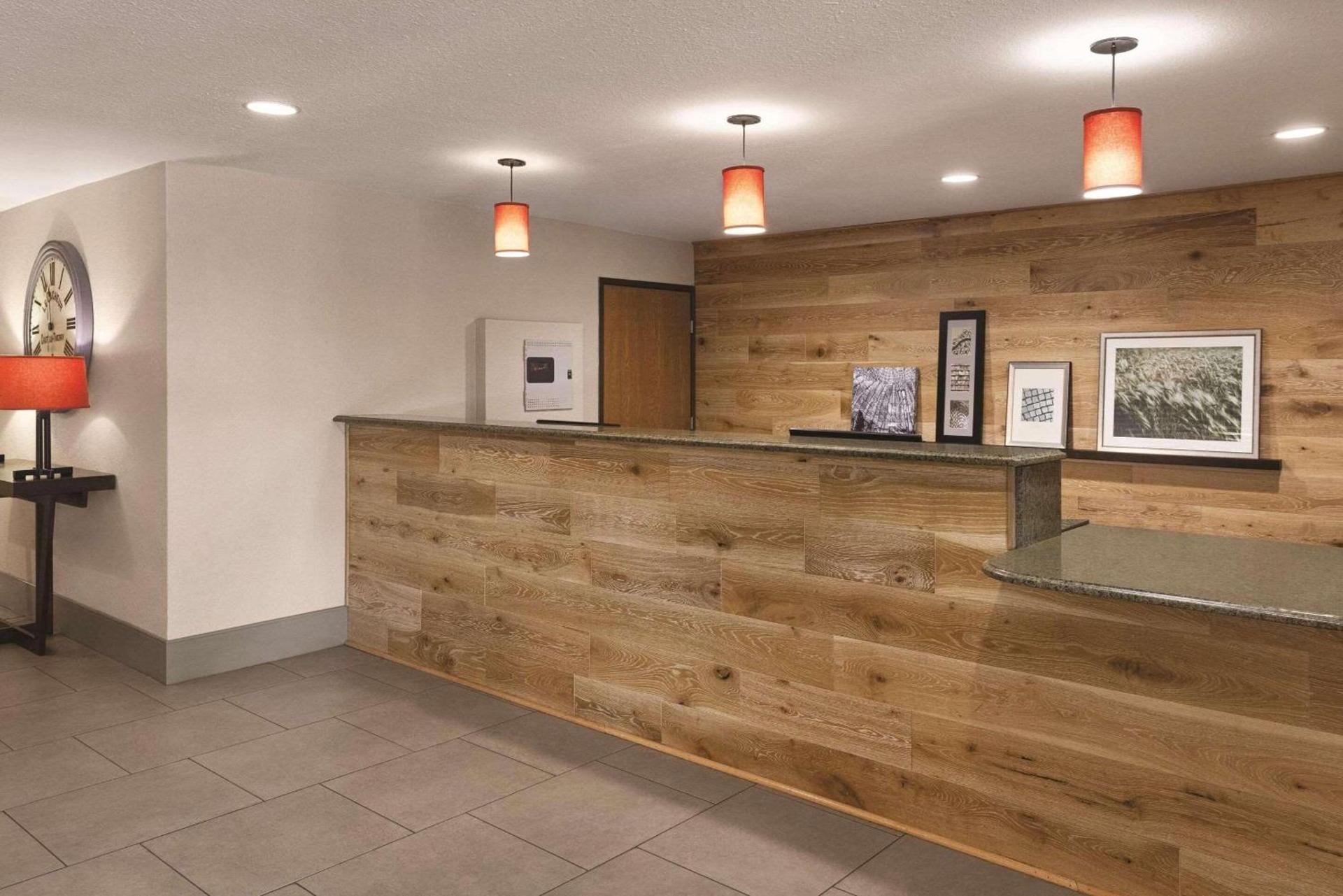 Country Inn & Suites by Radisson, Abingdon, VA photo 4