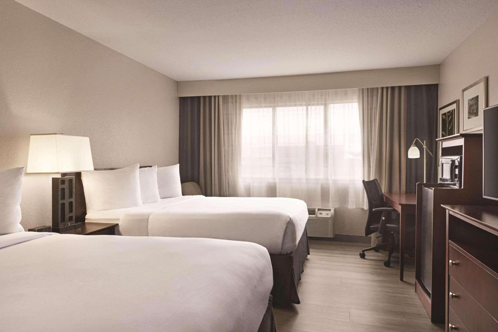 Country Inn & Suites by Radisson, Abingdon, VA photo 6