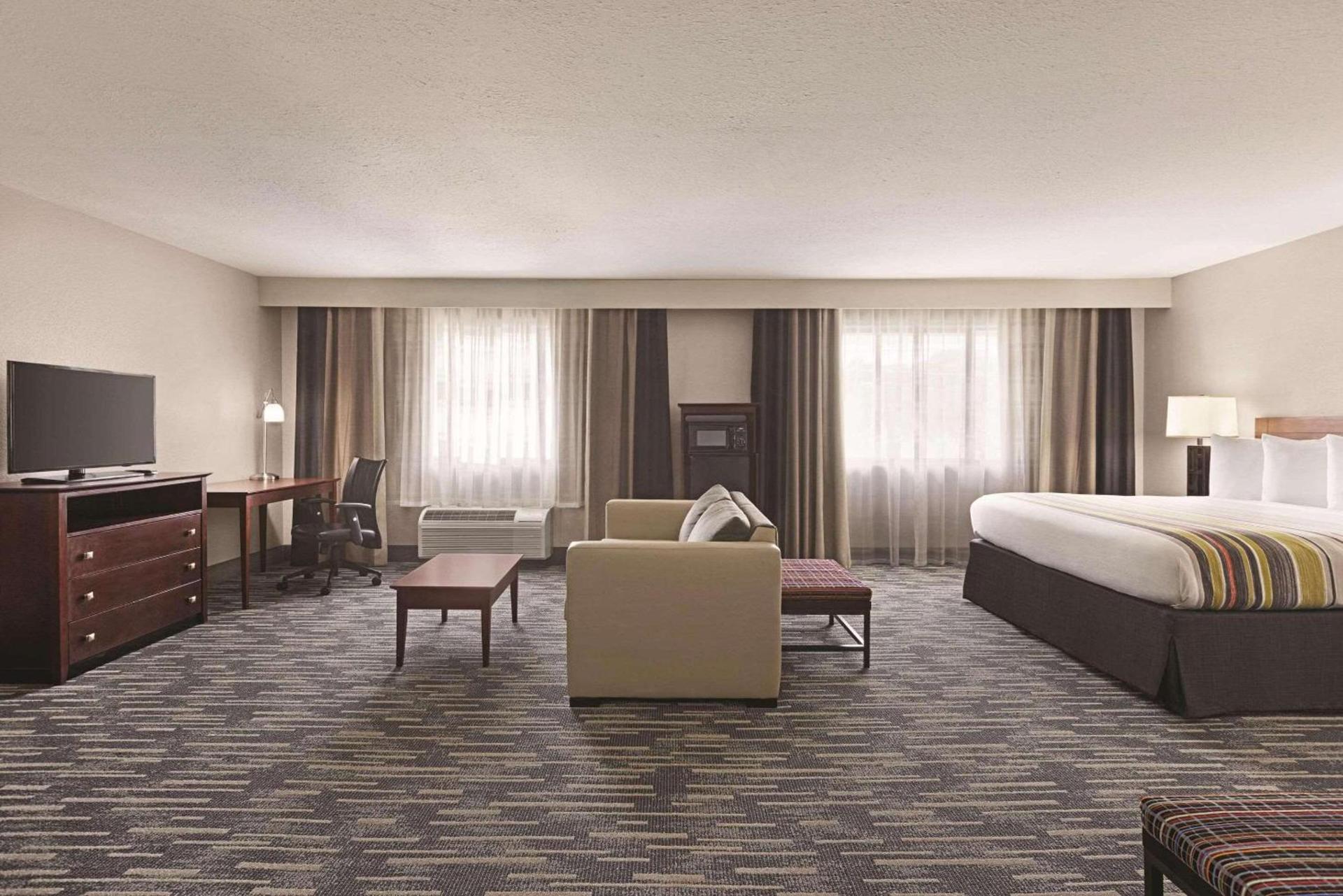 Country Inn & Suites by Radisson, Abingdon, VA photo 13
