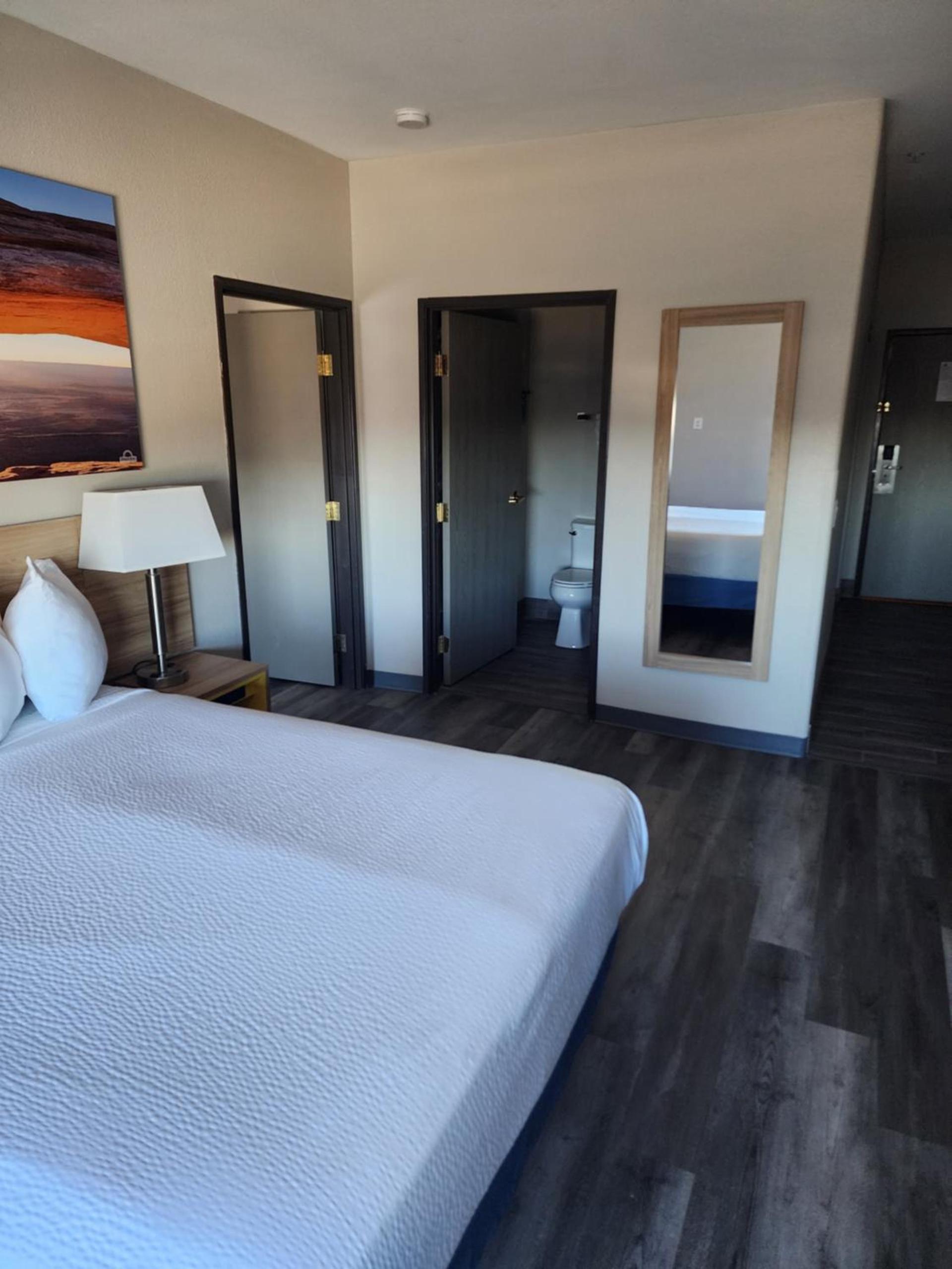 Days Inn & Suites by Wyndham Tucson/Marana photo 67