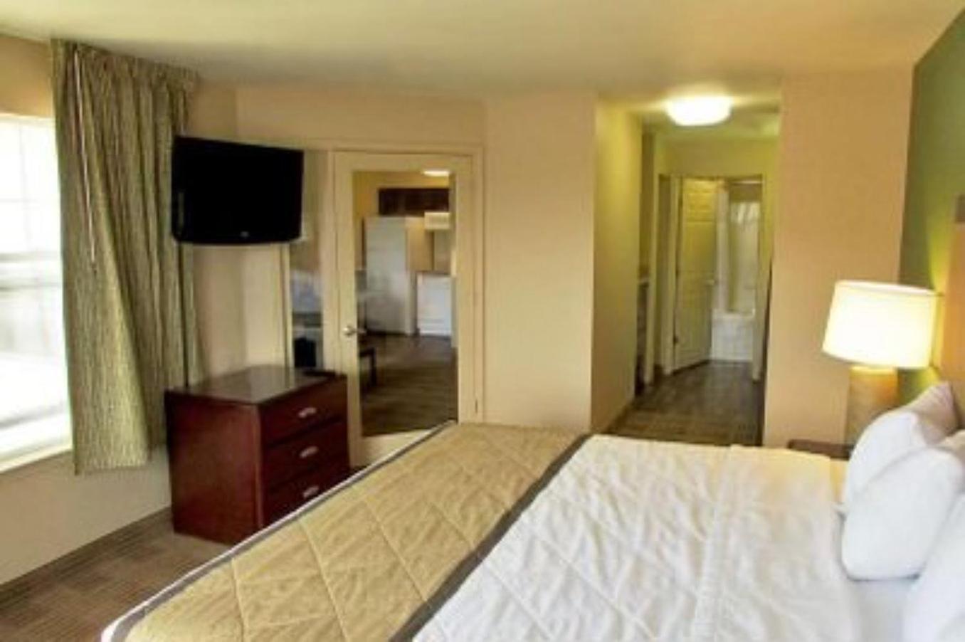 Candlewood Suites Houston Space Center - Webster photo 46