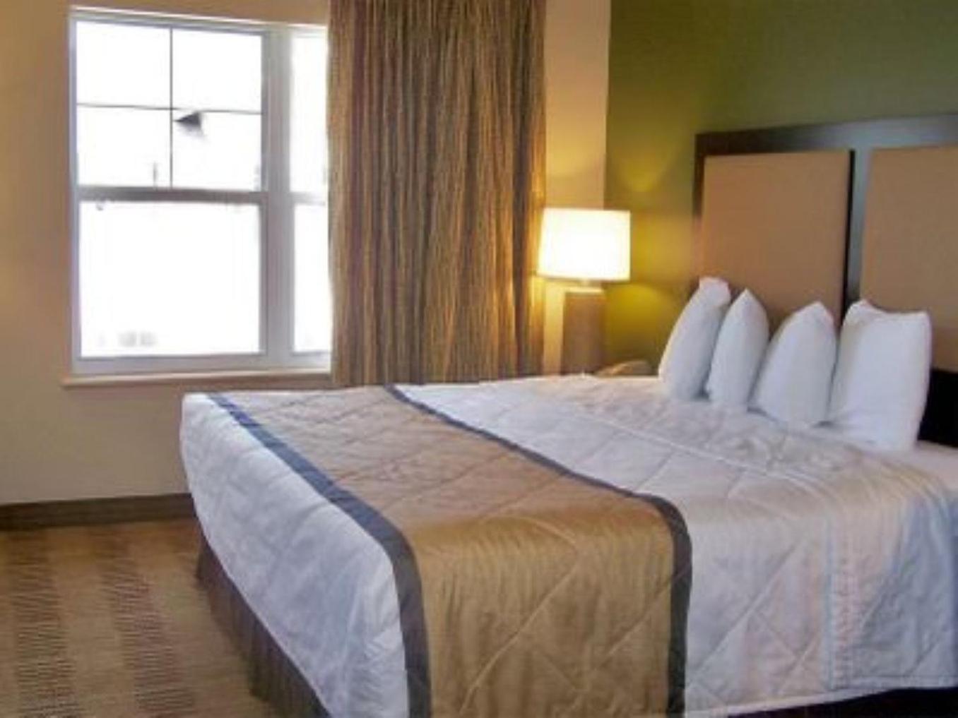 Candlewood Suites Houston Space Center - Webster photo 44