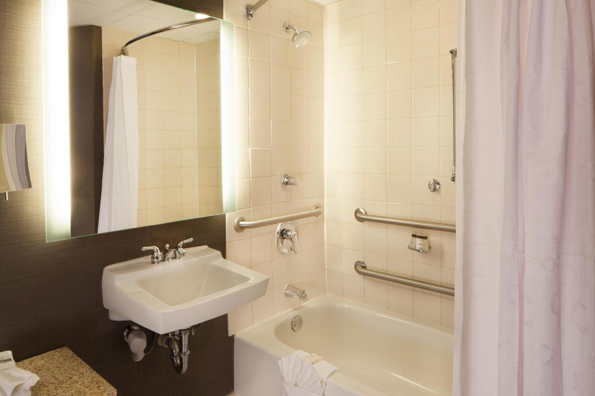 Sheraton Bucks County Langhorne photo 23