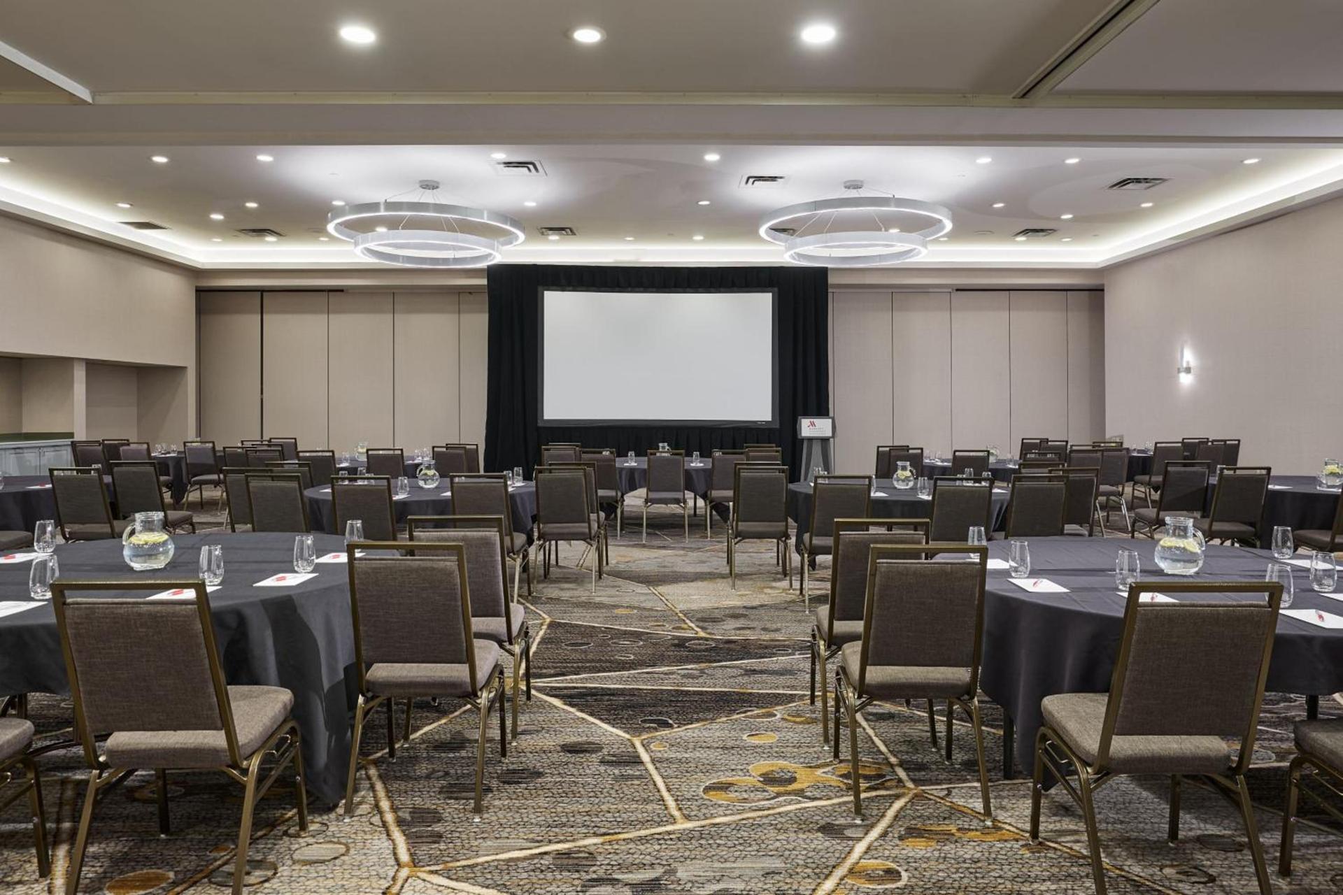 Marriott Cincinnati Northeast photo 23