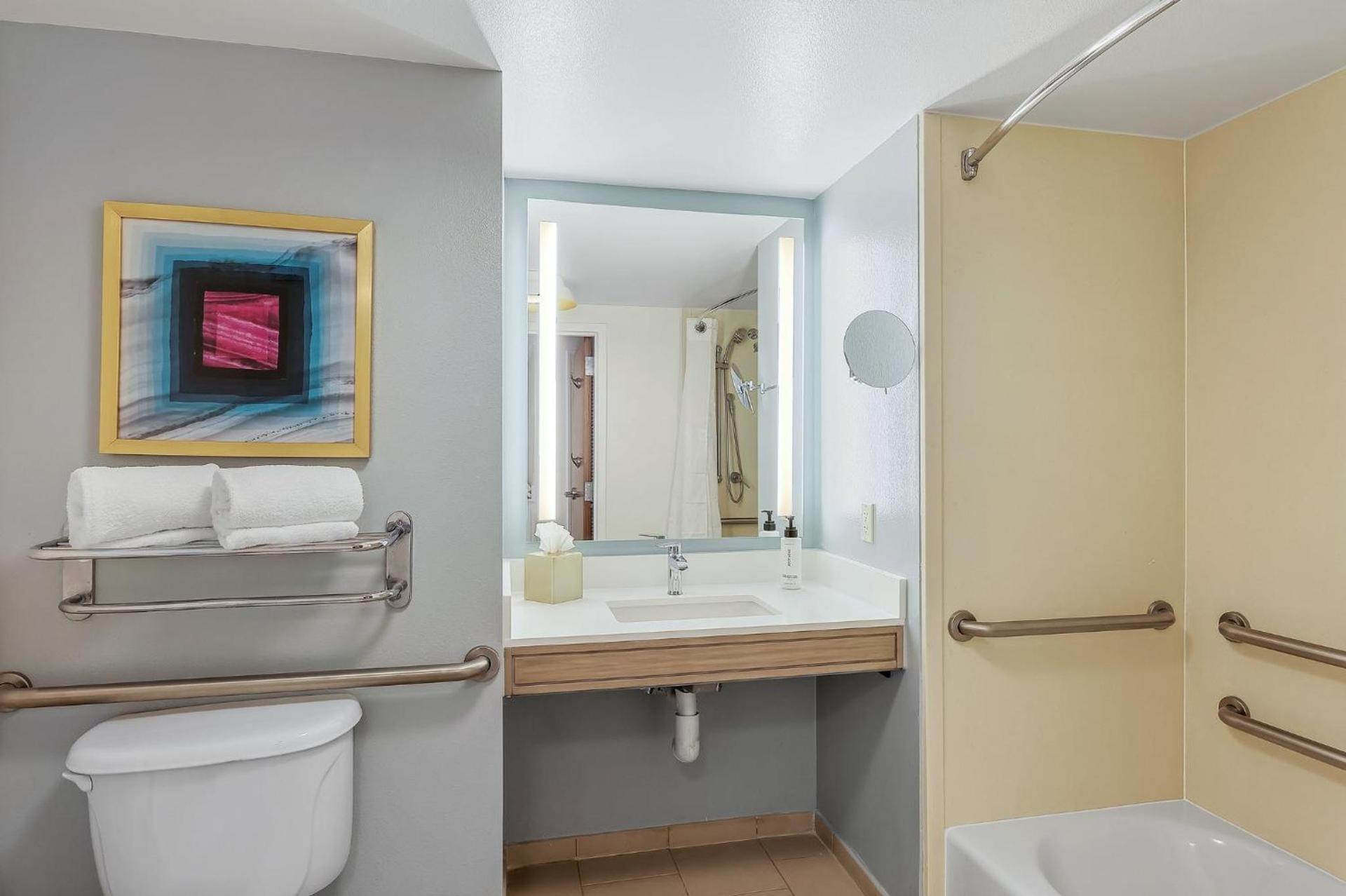 Crowne Plaza Ft Myers Gulf Coast by IHG photo 17