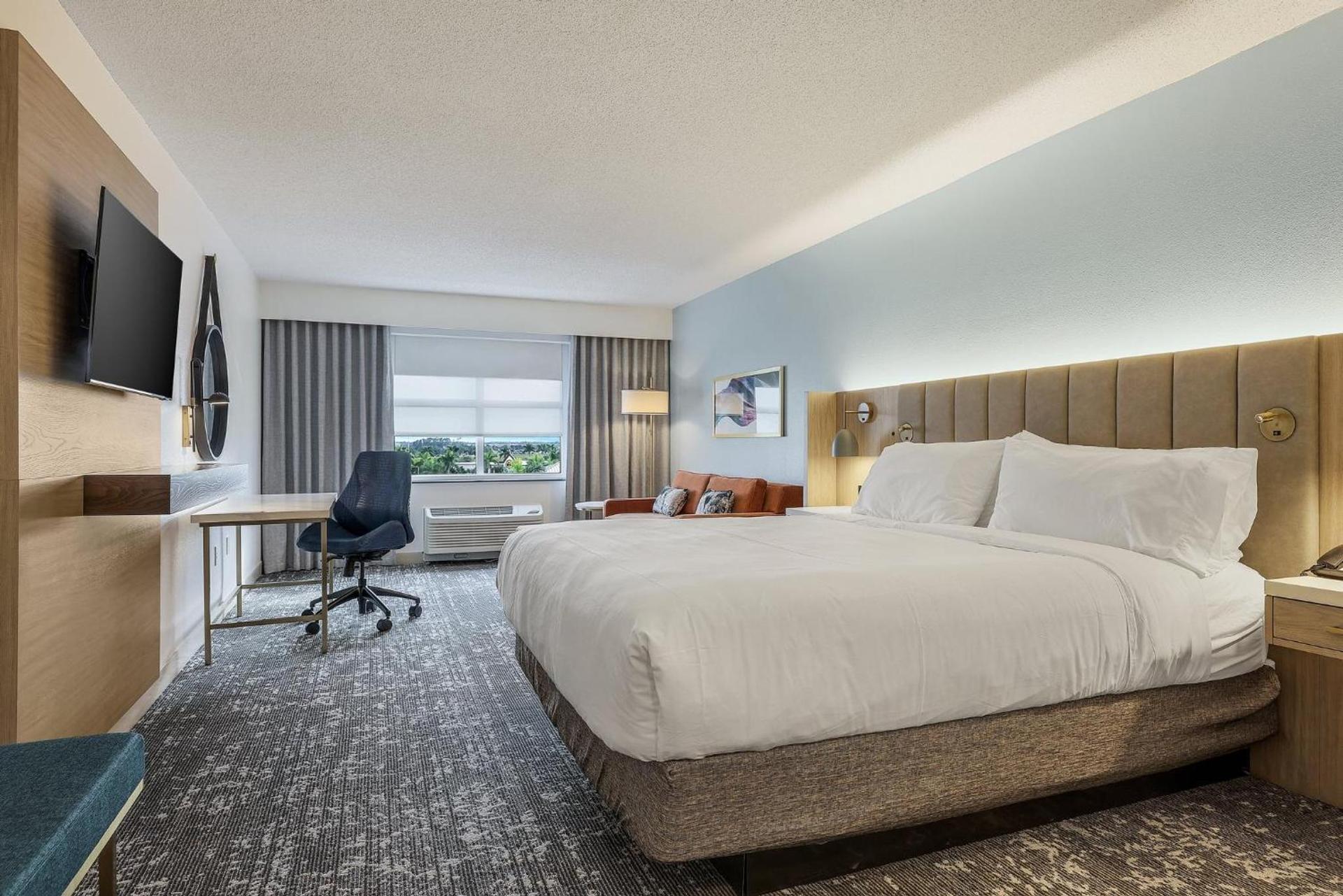 Crowne Plaza Ft Myers Gulf Coast by IHG photo 34