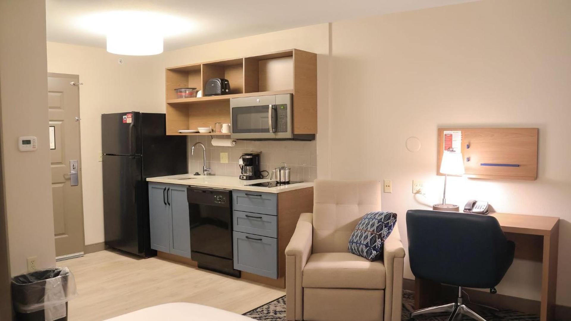 Candlewood Suites - Peoria at Grand Prairie by IHG photo 76