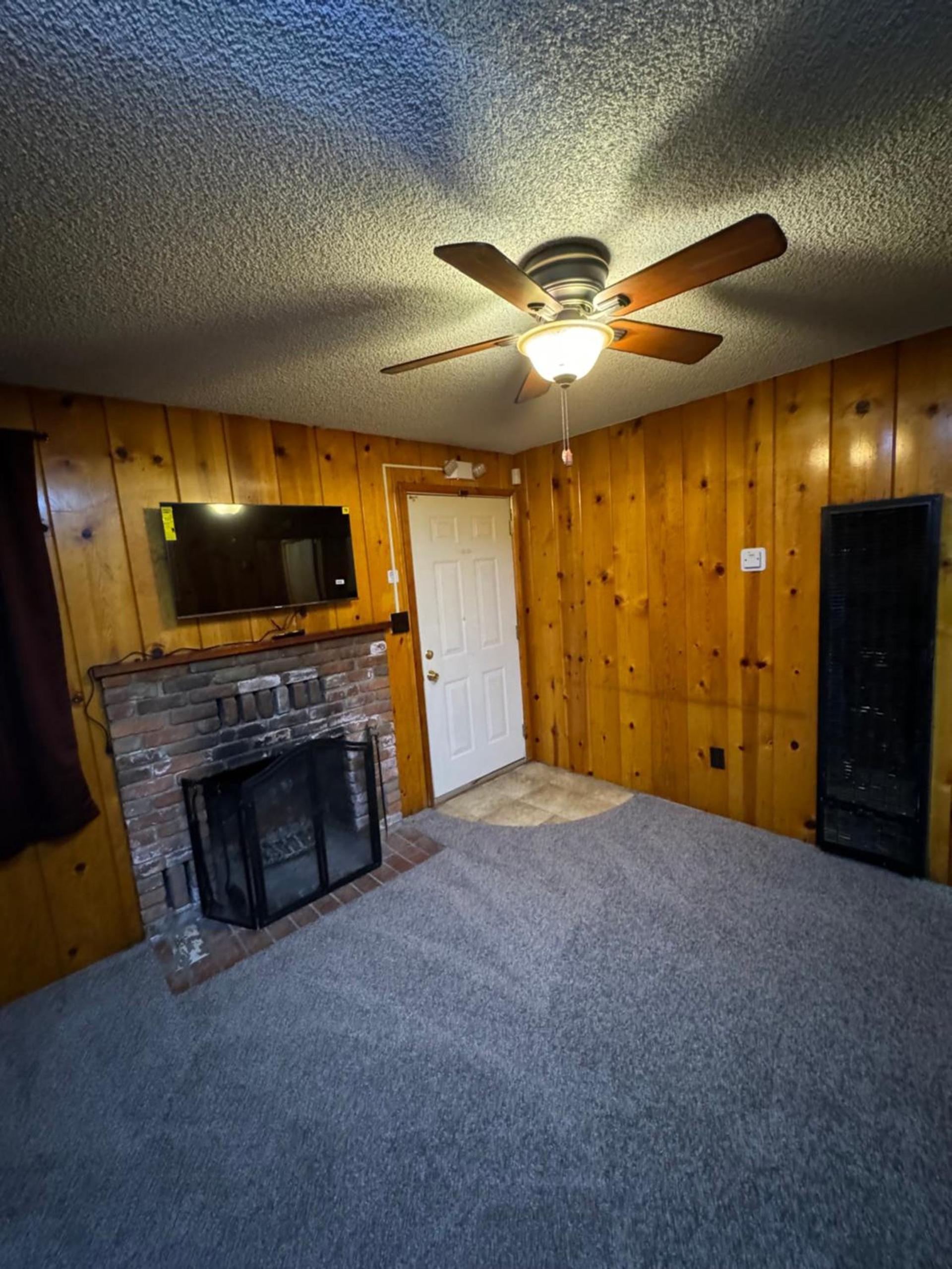 Crest Lodge Historic Mountain Inn photo 32