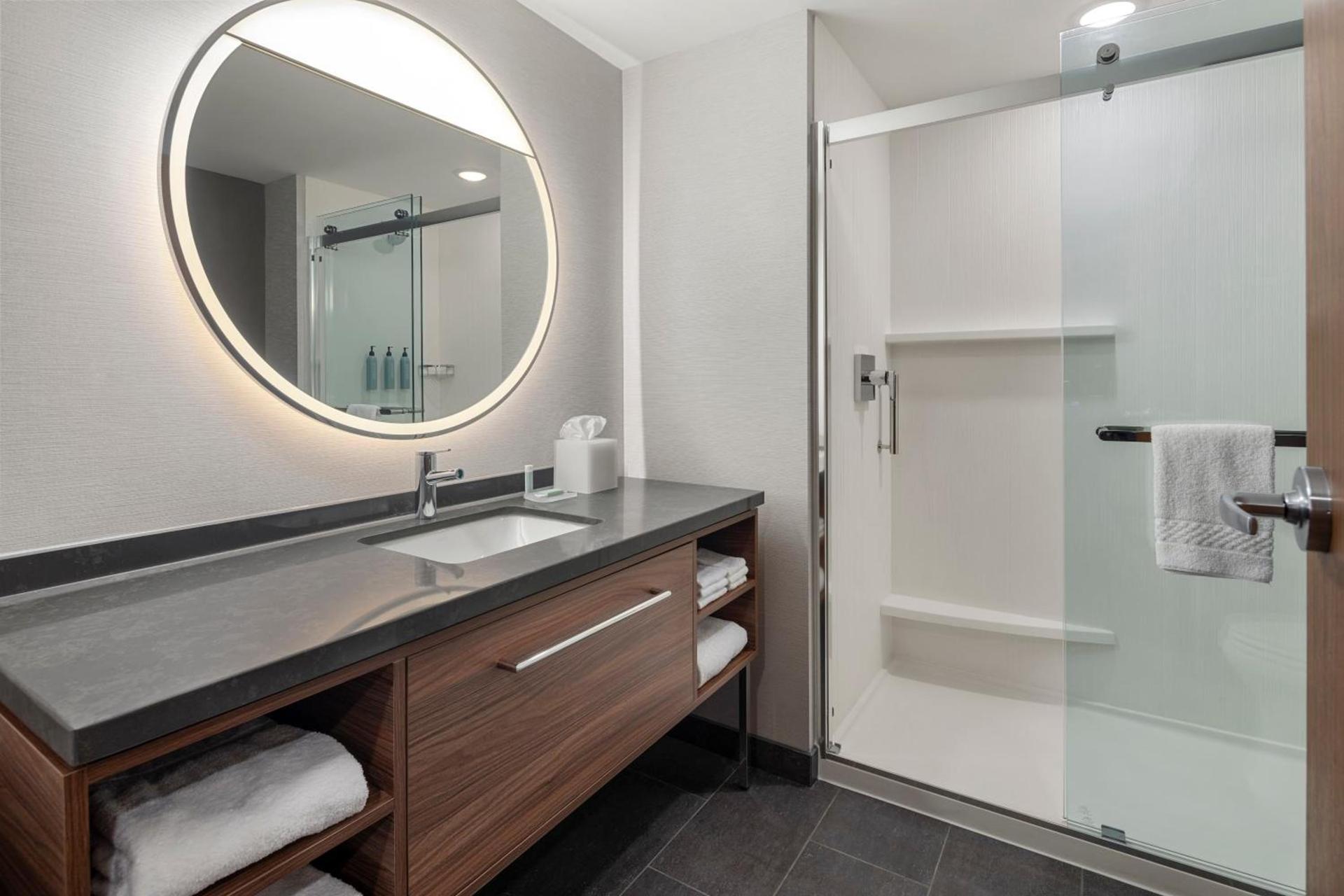Courtyard by Marriott Bettendorf photo 8