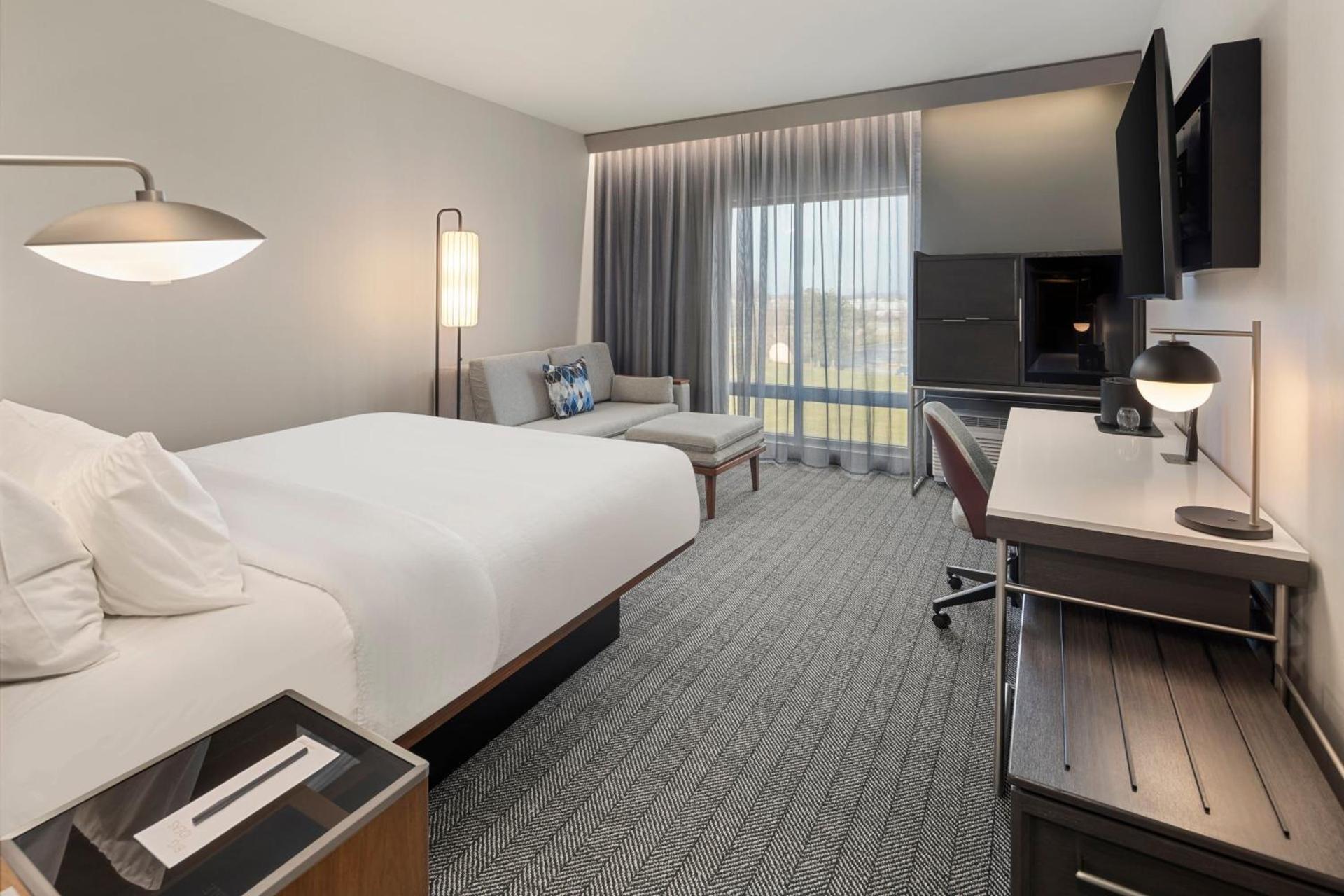 Courtyard by Marriott Bettendorf photo 11