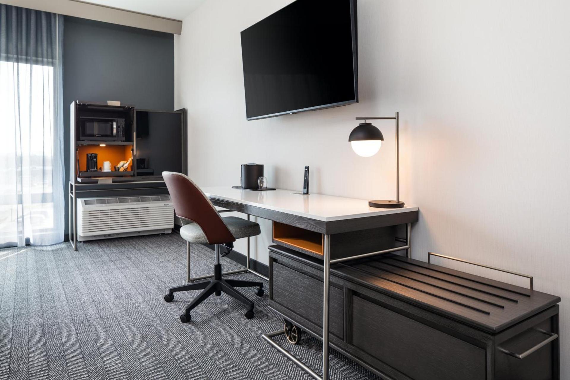 Courtyard by Marriott Bettendorf photo 13