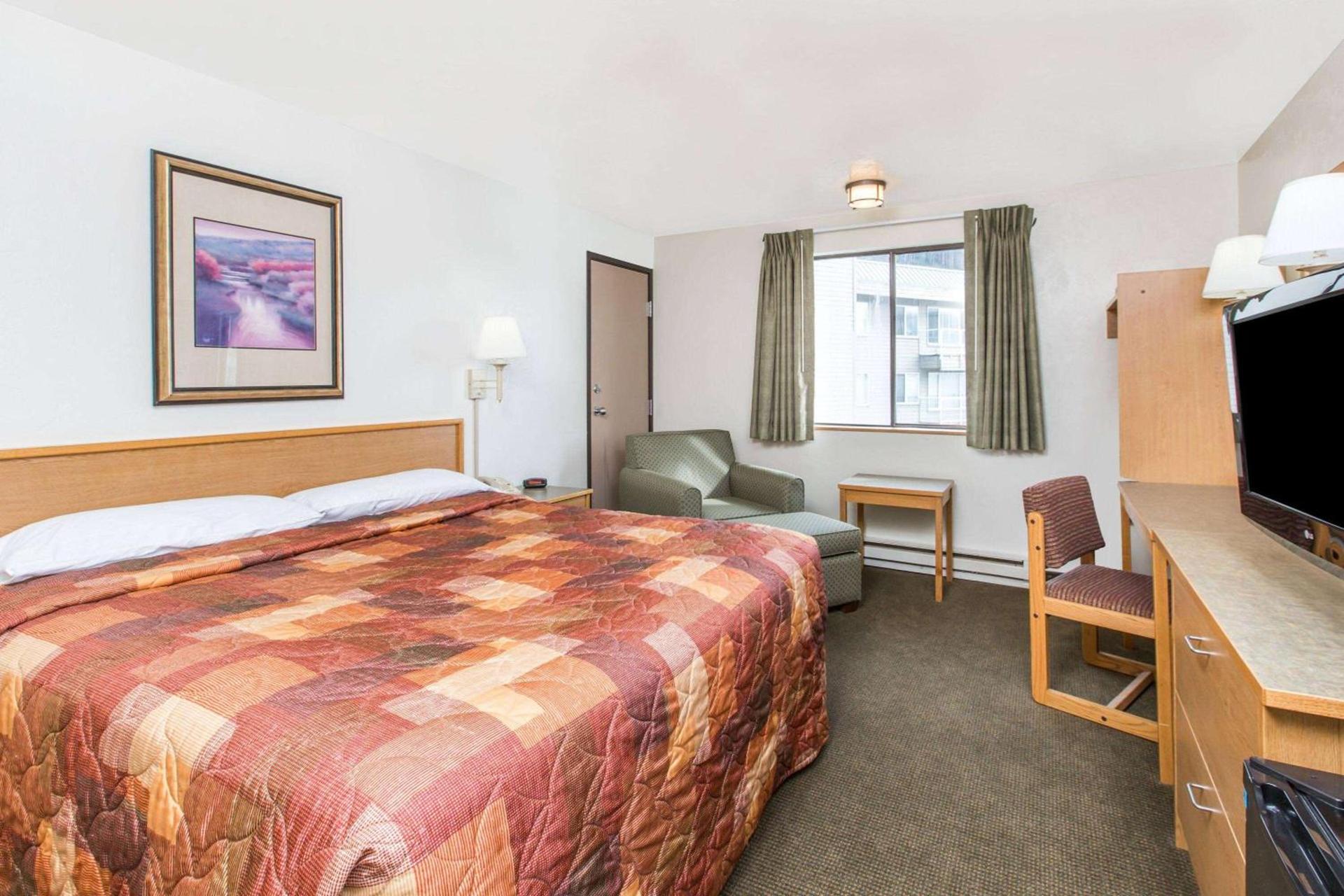 Super 8 by Wyndham Ketchikan photo 4