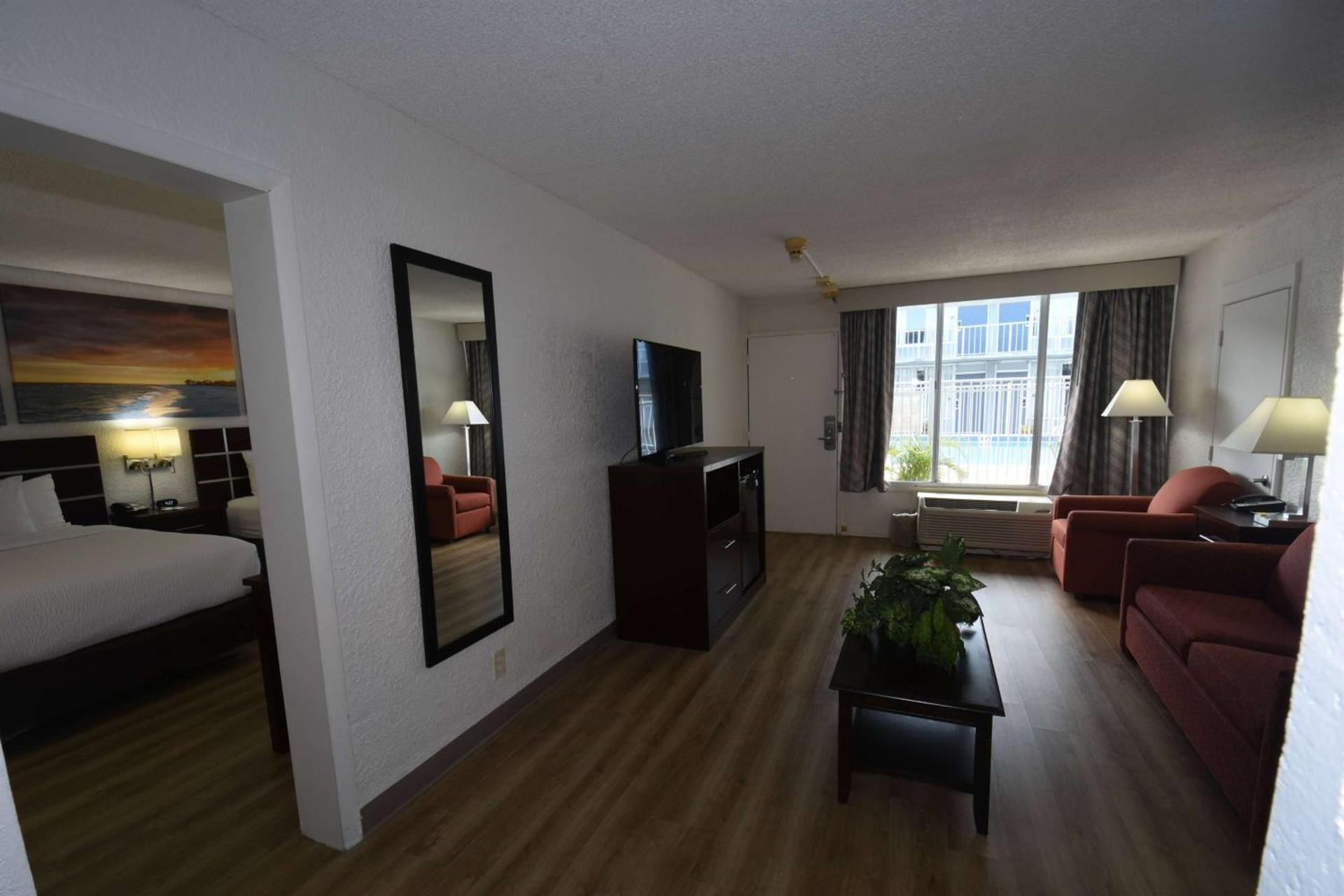 Days Inn by Wyndham Stuart photo 16