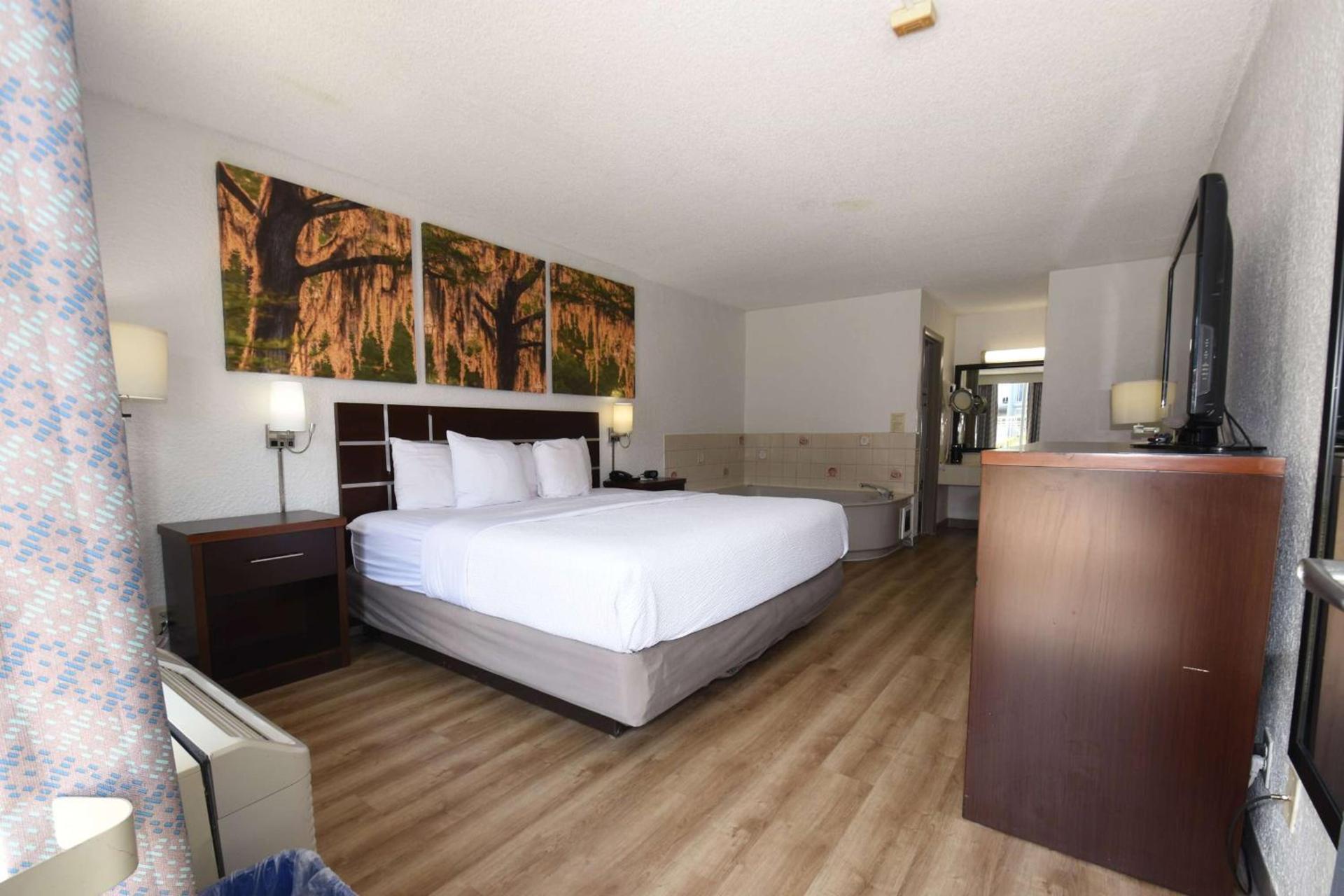 Days Inn by Wyndham Stuart photo 20
