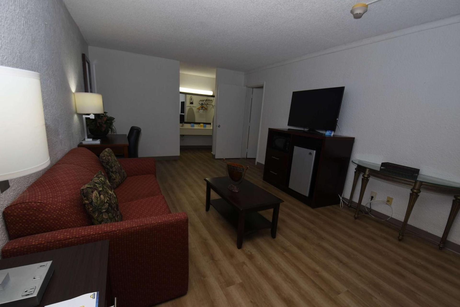 Days Inn by Wyndham Stuart photo 23