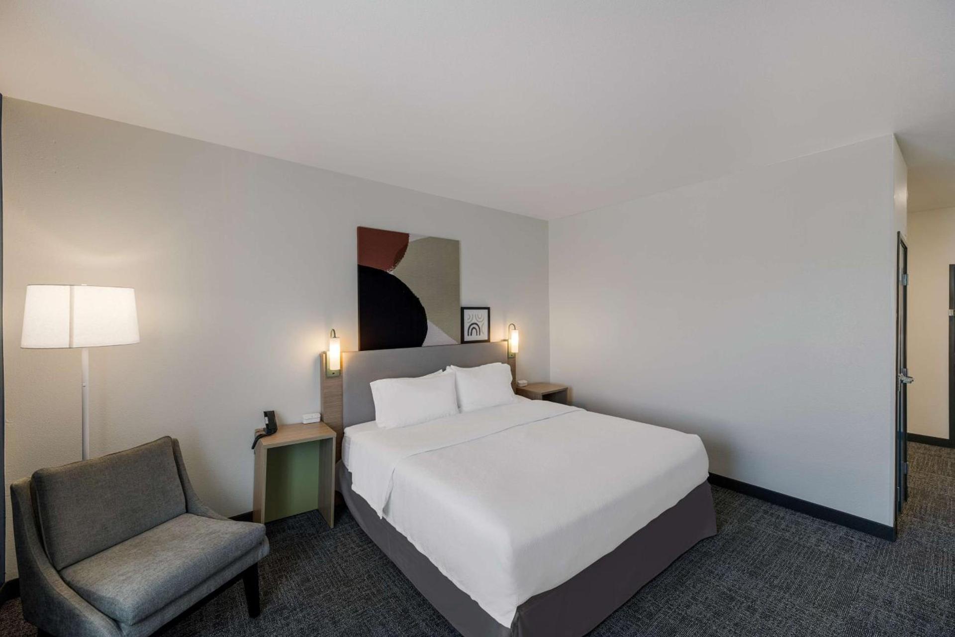 Spark by Hilton Midland South photo 22