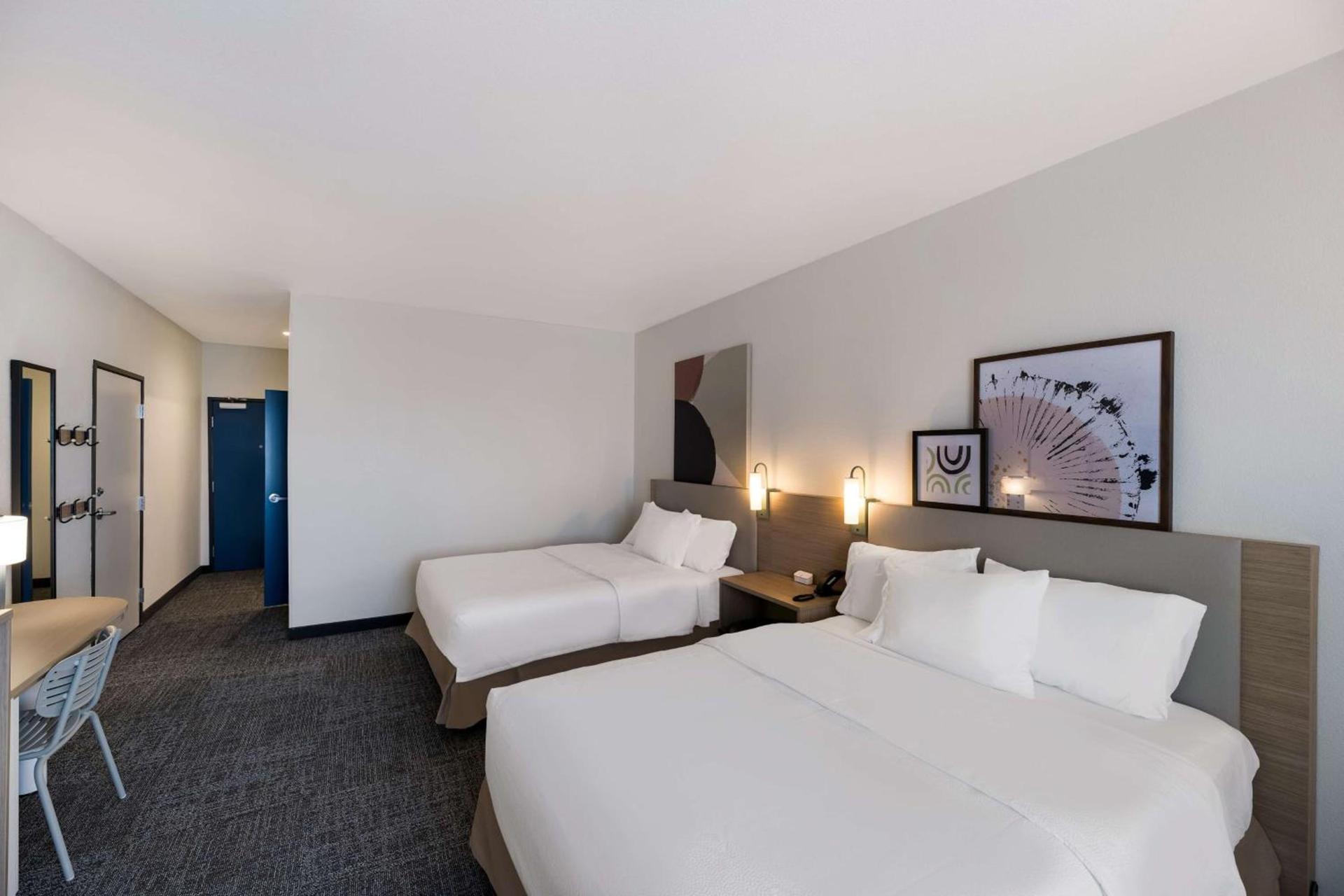 Spark by Hilton Midland South photo 25