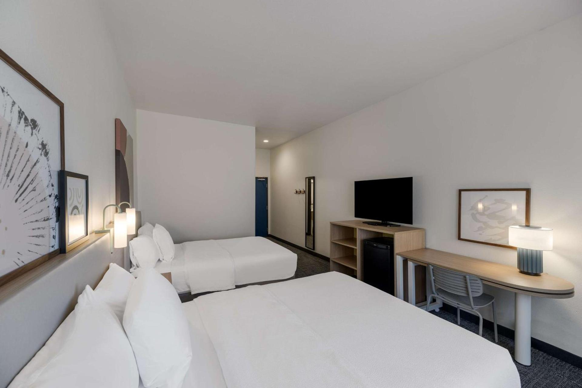 Spark by Hilton Midland South photo 27