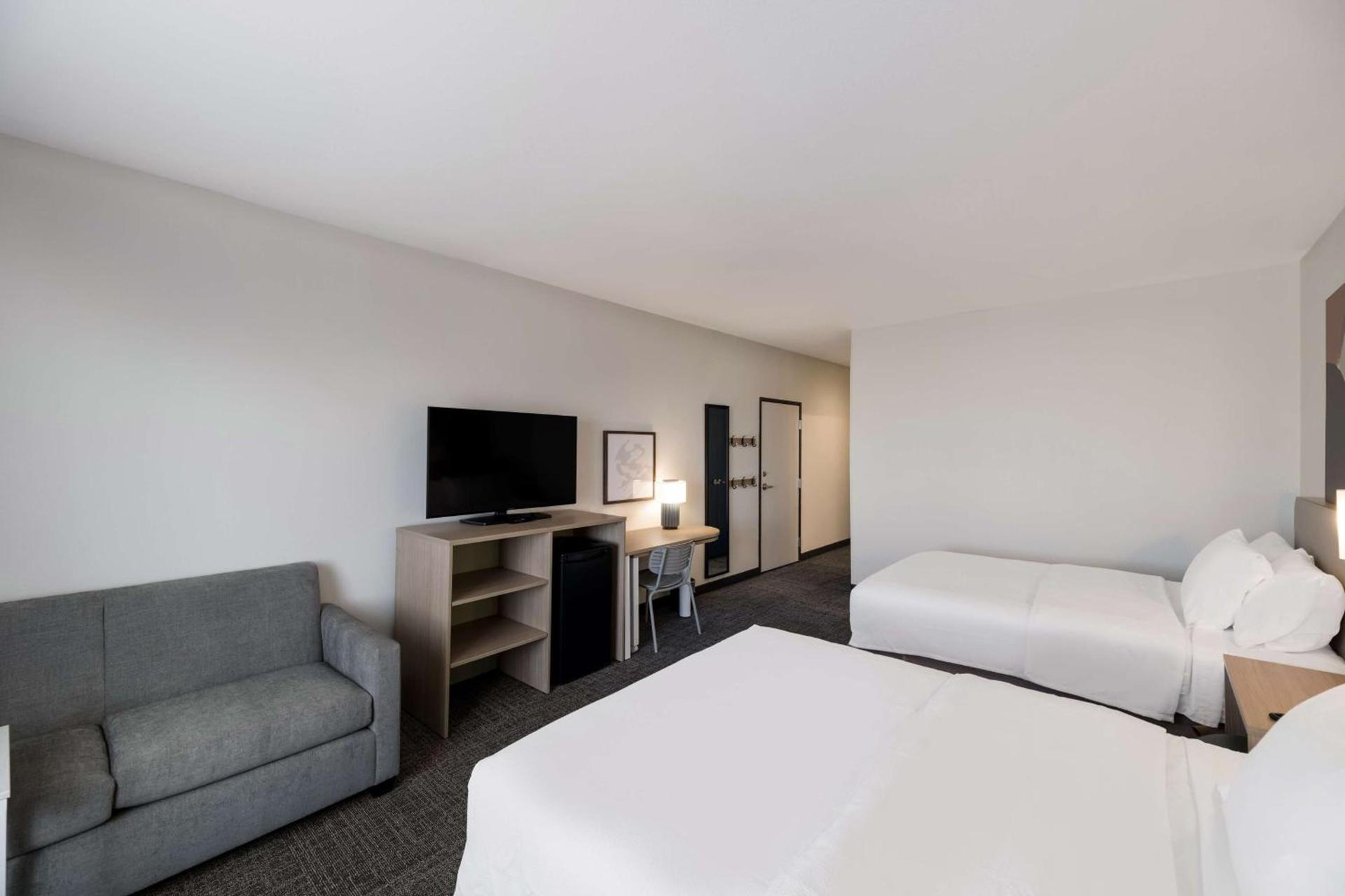 Spark by Hilton Midland South photo 29